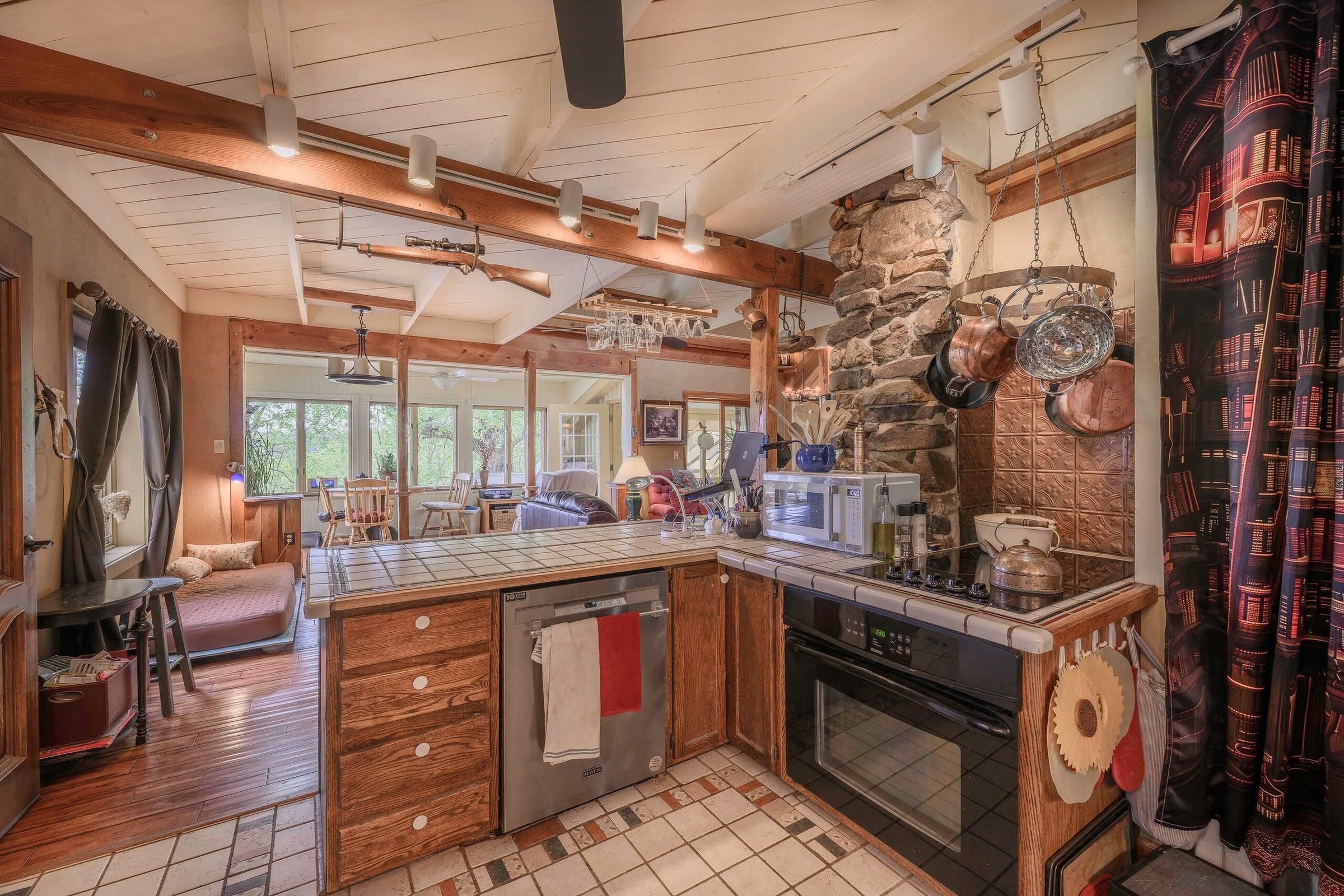 311 HIGGINS HOLLOW RD, LEXINGTON, Virginia 24450, 3 Bedrooms Bedrooms, ,2 BathroomsBathrooms,Residential,311 Higgins Hollow Rd Lexington, VA 24450,311 HIGGINS HOLLOW RD,683139 MLS # 683139 311 HIGGINS HOLLOW RD, LEXINGTON, Virginia 24450, 3 Bedrooms Bedrooms, ,2 BathroomsBathrooms,Residential,311 Higgins Hollow Rd Lexington, VA 24450,311 HIGGINS HOLLOW RD,683139 MLS # 683139