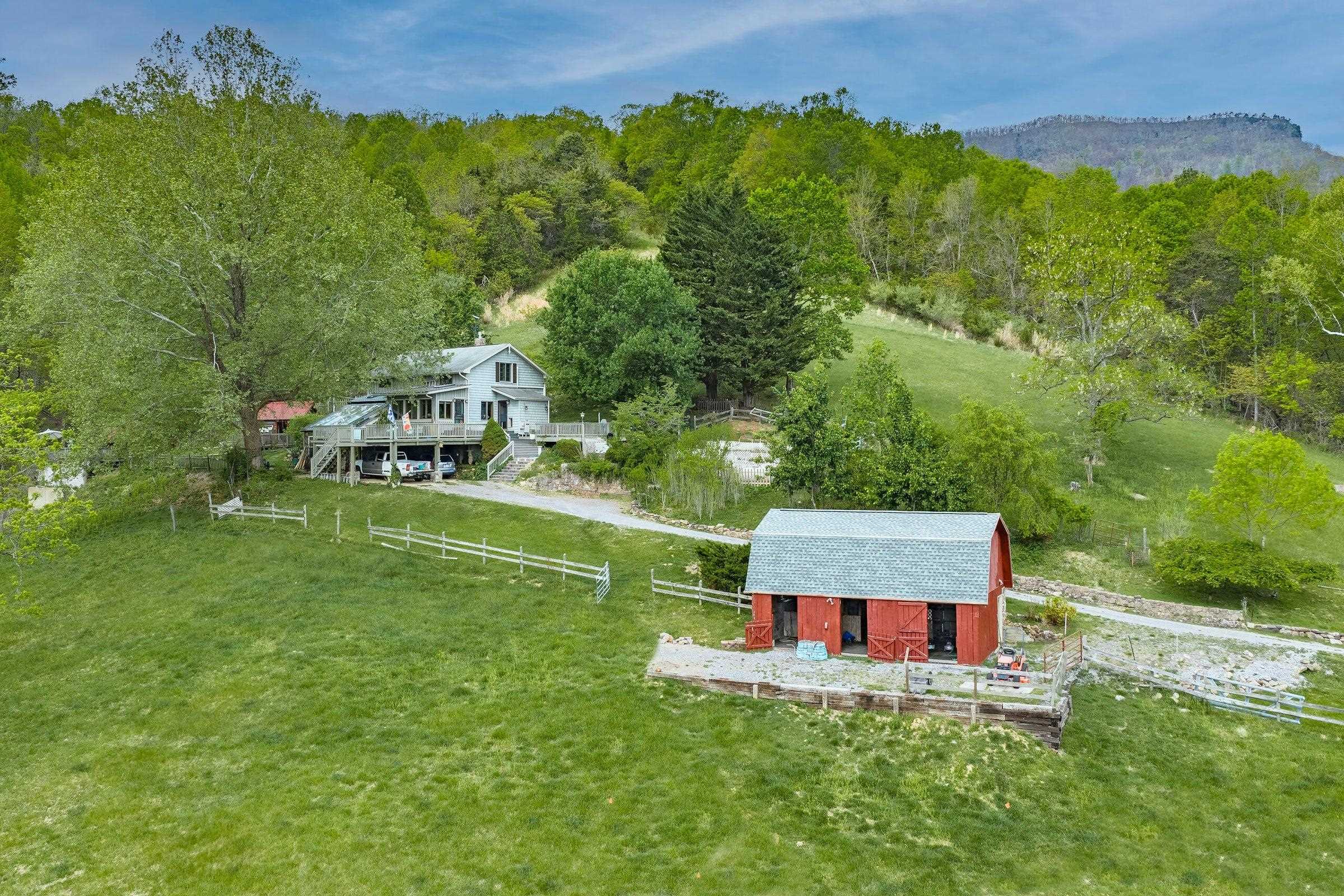 311 HIGGINS HOLLOW RD, LEXINGTON, Virginia 24450, 3 Bedrooms Bedrooms, ,2 BathroomsBathrooms,Residential,311 Higgins Hollow Rd Lexington, VA 24450,311 HIGGINS HOLLOW RD,683139 MLS # 683139 311 HIGGINS HOLLOW RD, LEXINGTON, Virginia 24450, 3 Bedrooms Bedrooms, ,2 BathroomsBathrooms,Residential,311 Higgins Hollow Rd Lexington, VA 24450,311 HIGGINS HOLLOW RD,683139 MLS # 683139