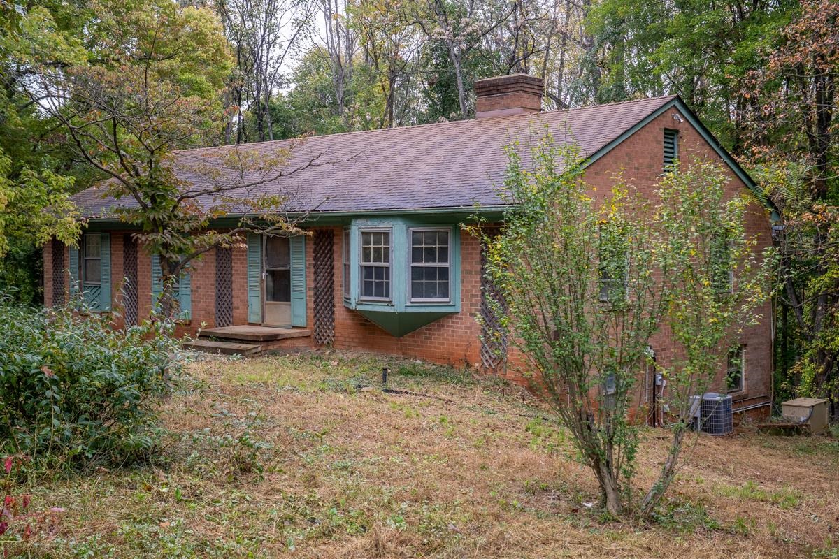 1544 OVERLOOK DR, CHARLOTTESVILLE, Virginia 22903, 3 Bedrooms Bedrooms, ,2 BathroomsBathrooms,Residential,1544 OVERLOOK DR,683142 MLS # 683142 1544 OVERLOOK DR, CHARLOTTESVILLE, Virginia 22903, 3 Bedrooms Bedrooms, ,2 BathroomsBathrooms,Residential,1544 OVERLOOK DR,683142 MLS # 683142