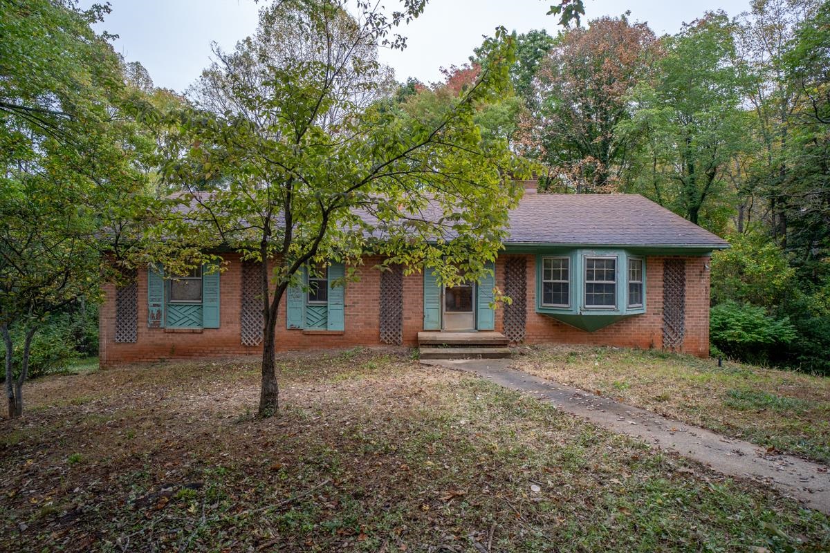 1544 OVERLOOK DR, CHARLOTTESVILLE, Virginia 22903, 3 Bedrooms Bedrooms, ,2 BathroomsBathrooms,Residential,1544 OVERLOOK DR,683142 MLS # 683142 1544 OVERLOOK DR, CHARLOTTESVILLE, Virginia 22903, 3 Bedrooms Bedrooms, ,2 BathroomsBathrooms,Residential,1544 OVERLOOK DR,683142 MLS # 683142