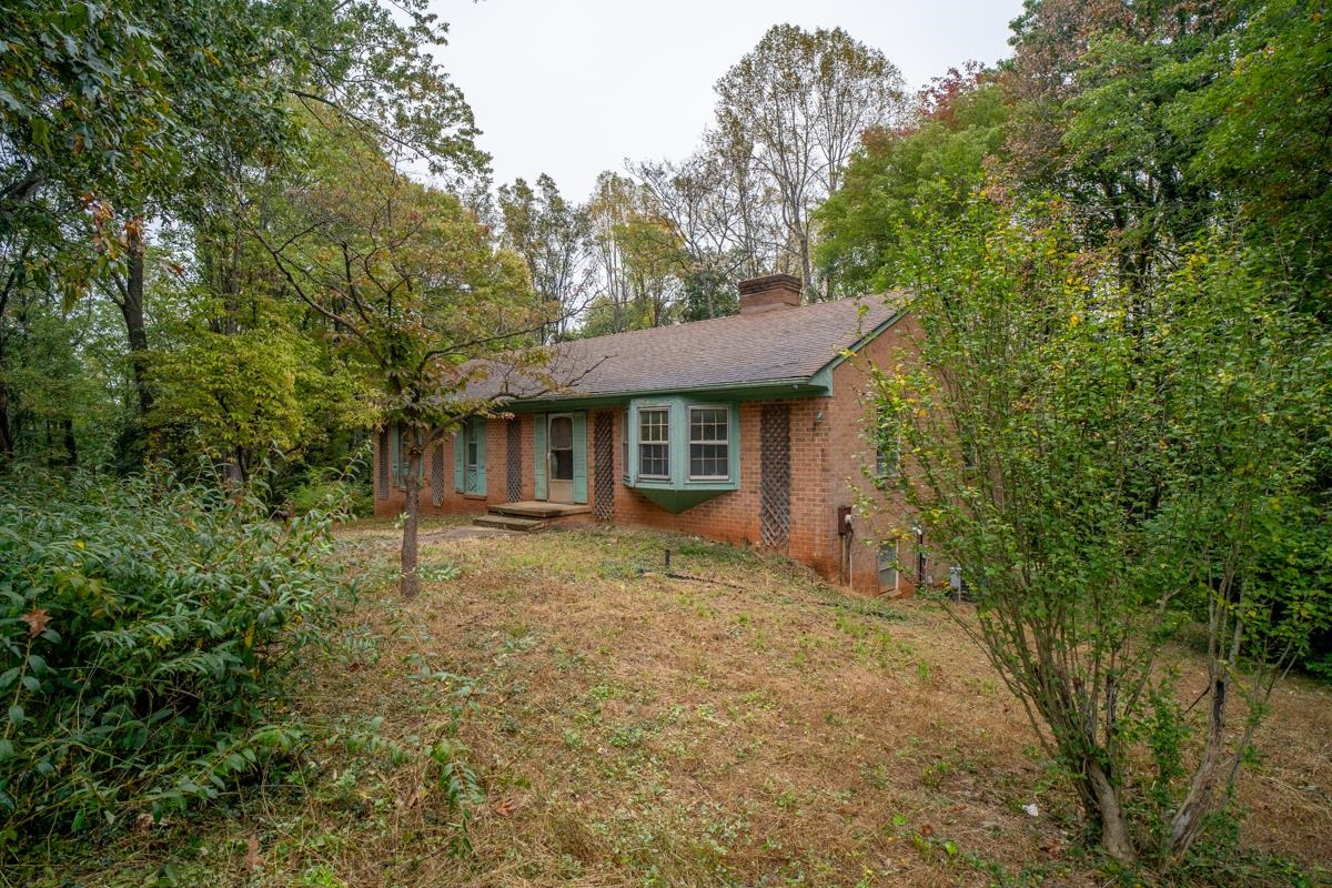1544 OVERLOOK DR, CHARLOTTESVILLE, Virginia 22903, 3 Bedrooms Bedrooms, ,2 BathroomsBathrooms,Residential,1544 OVERLOOK DR,683142 MLS # 683142 1544 OVERLOOK DR, CHARLOTTESVILLE, Virginia 22903, 3 Bedrooms Bedrooms, ,2 BathroomsBathrooms,Residential,1544 OVERLOOK DR,683142 MLS # 683142