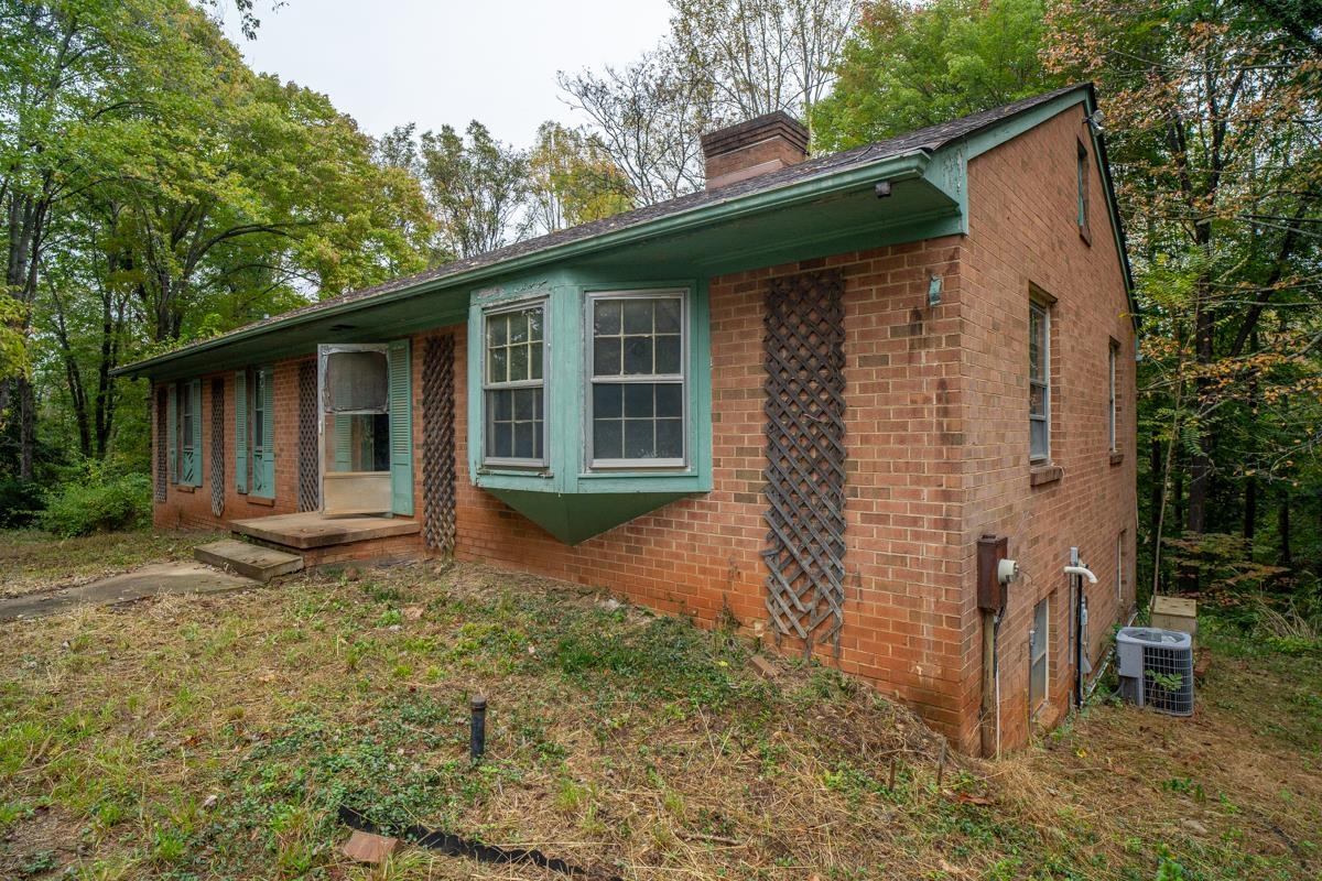 1544 OVERLOOK DR, CHARLOTTESVILLE, Virginia 22903, 3 Bedrooms Bedrooms, ,2 BathroomsBathrooms,Residential,1544 OVERLOOK DR,683142 MLS # 683142 1544 OVERLOOK DR, CHARLOTTESVILLE, Virginia 22903, 3 Bedrooms Bedrooms, ,2 BathroomsBathrooms,Residential,1544 OVERLOOK DR,683142 MLS # 683142