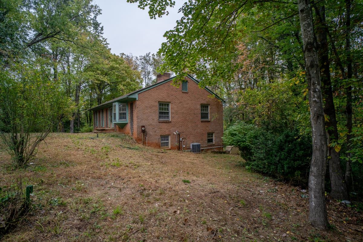 1544 OVERLOOK DR, CHARLOTTESVILLE, Virginia 22903, 3 Bedrooms Bedrooms, ,2 BathroomsBathrooms,Residential,1544 OVERLOOK DR,683142 MLS # 683142 1544 OVERLOOK DR, CHARLOTTESVILLE, Virginia 22903, 3 Bedrooms Bedrooms, ,2 BathroomsBathrooms,Residential,1544 OVERLOOK DR,683142 MLS # 683142