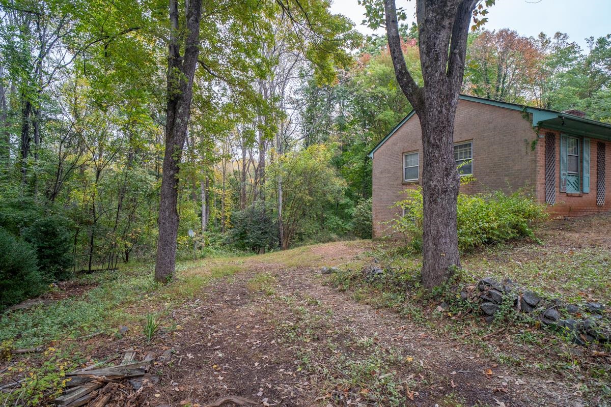 1544 OVERLOOK DR, CHARLOTTESVILLE, Virginia 22903, 3 Bedrooms Bedrooms, ,2 BathroomsBathrooms,Residential,1544 OVERLOOK DR,683142 MLS # 683142 1544 OVERLOOK DR, CHARLOTTESVILLE, Virginia 22903, 3 Bedrooms Bedrooms, ,2 BathroomsBathrooms,Residential,1544 OVERLOOK DR,683142 MLS # 683142