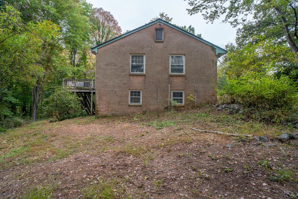 1544 OVERLOOK DR, CHARLOTTESVILLE, Virginia 22903, 3 Bedrooms Bedrooms, ,2 BathroomsBathrooms,Residential,1544 OVERLOOK DR,683142 MLS # 683142 1544 OVERLOOK DR, CHARLOTTESVILLE, Virginia 22903, 3 Bedrooms Bedrooms, ,2 BathroomsBathrooms,Residential,1544 OVERLOOK DR,683142 MLS # 683142