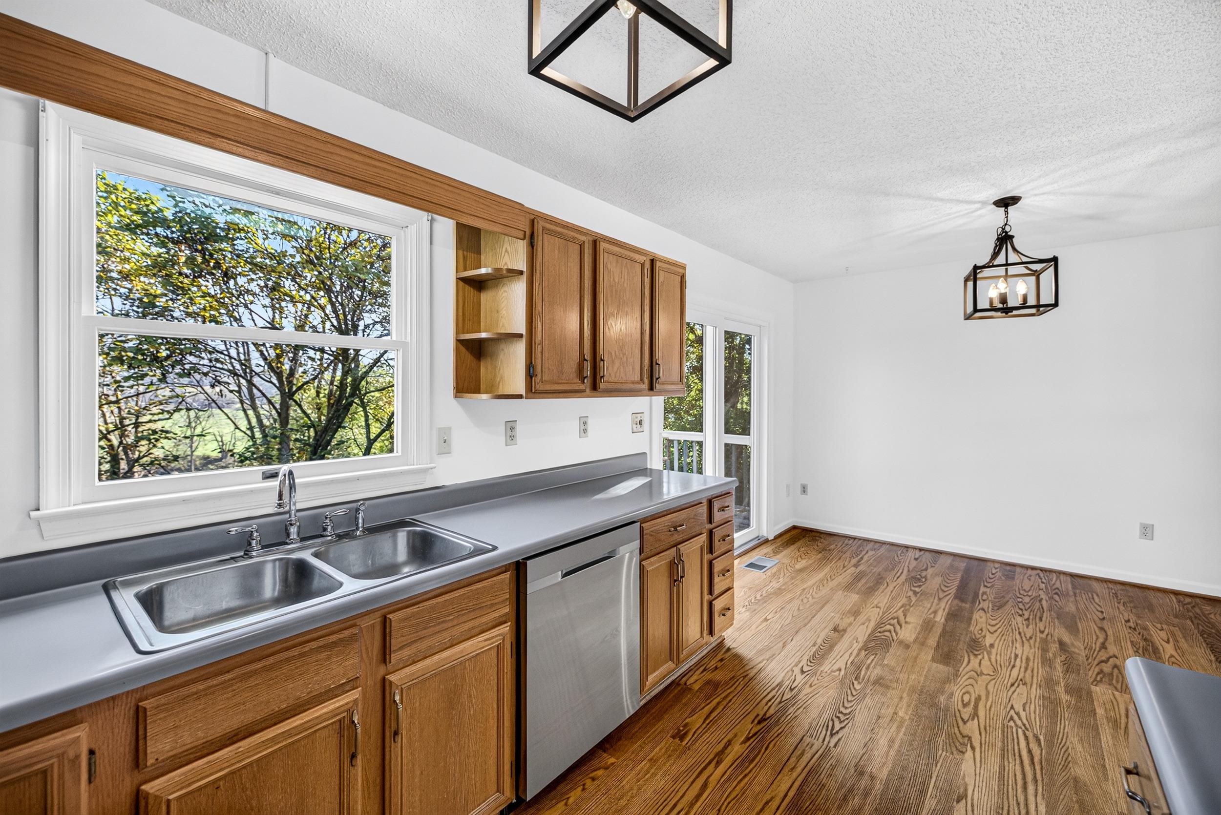 5908 W DONNAGAIL DR, PENN LAIRD, Virginia 22846, 4 Bedrooms Bedrooms, ,3 BathroomsBathrooms,Residential,5908 W DONNAGAIL DR,683153 MLS # 683153