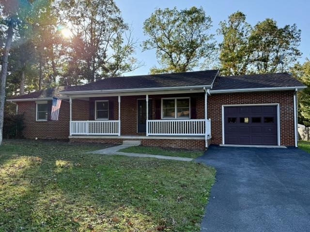 159 FALLING ROCK DR, STUARTS DRAFT, Virginia 24477, 3 Bedrooms Bedrooms, ,2 BathroomsBathrooms,Residential,159 FALLING ROCK DR,683156 MLS # 683156 159 FALLING ROCK DR, STUARTS DRAFT, Virginia 24477, 3 Bedrooms Bedrooms, ,2 BathroomsBathrooms,Residential,159 FALLING ROCK DR,683156 MLS # 683156