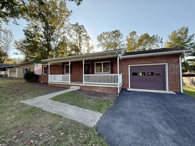 159 FALLING ROCK DR, STUARTS DRAFT, Virginia 24477, 3 Bedrooms Bedrooms, ,2 BathroomsBathrooms,Residential,159 FALLING ROCK DR,683156 MLS # 683156 159 FALLING ROCK DR, STUARTS DRAFT, Virginia 24477, 3 Bedrooms Bedrooms, ,2 BathroomsBathrooms,Residential,159 FALLING ROCK DR,683156 MLS # 683156