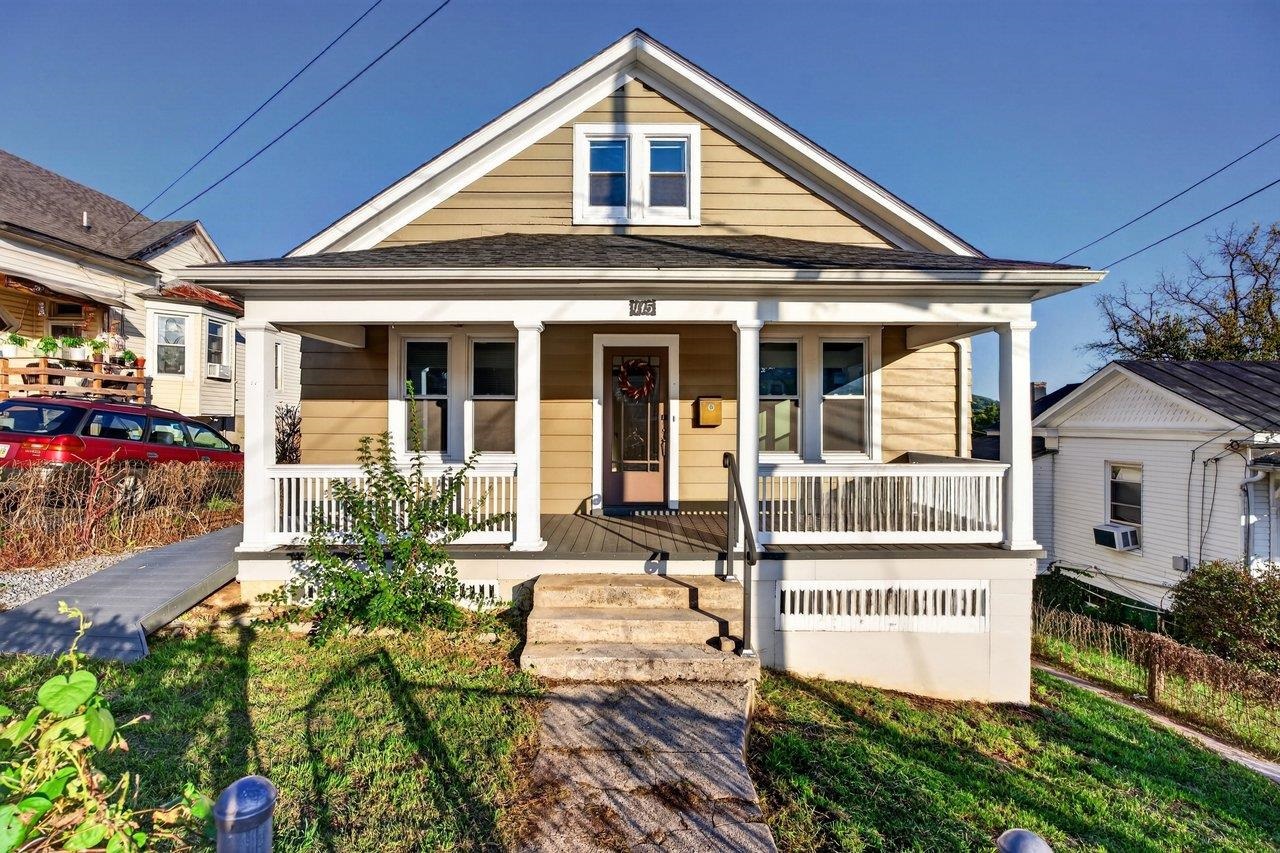 415 MARQUIS ST, STAUNTON, Virginia 24401, 3 Bedrooms Bedrooms, ,2 BathroomsBathrooms,Residential,415 MARQUIS ST,683163 MLS # 683163