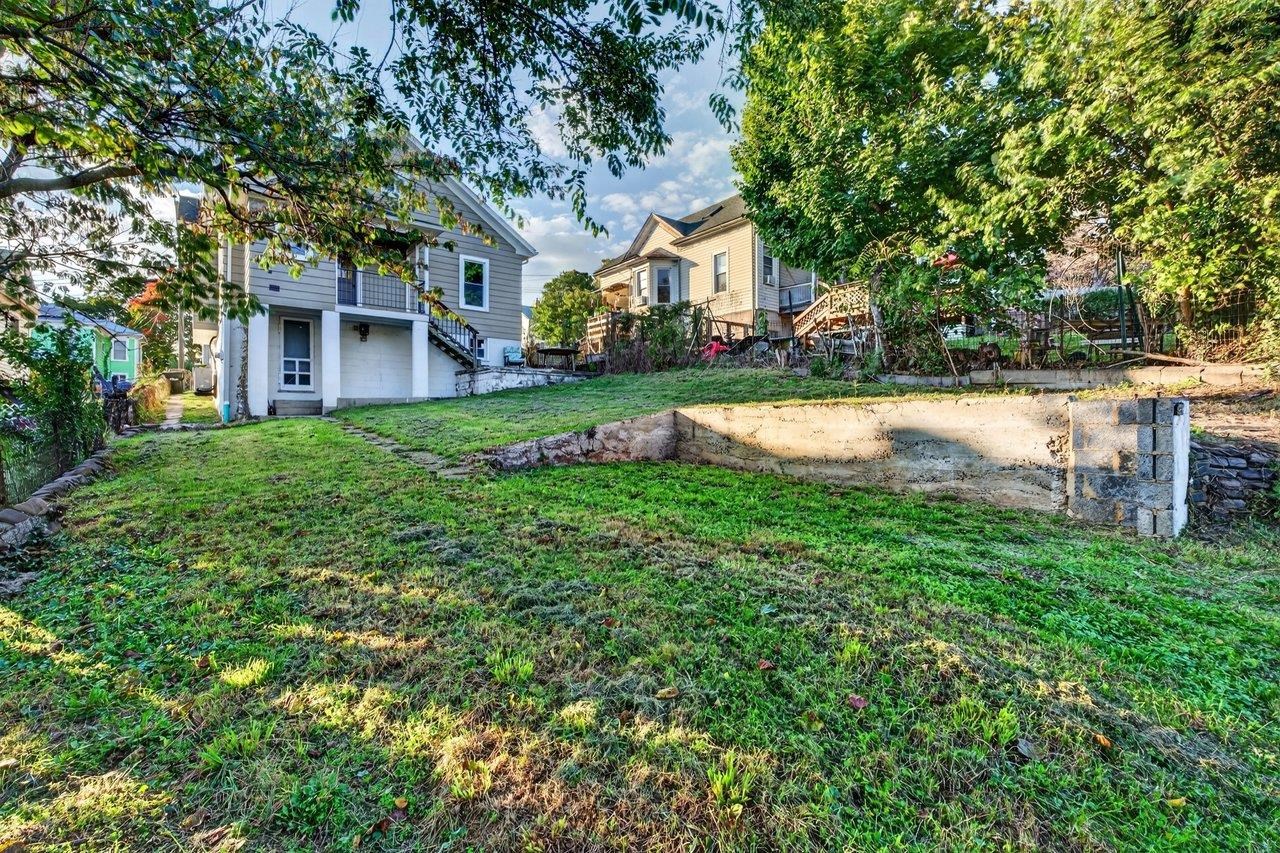 415 MARQUIS ST, STAUNTON, Virginia 24401, 3 Bedrooms Bedrooms, ,2 BathroomsBathrooms,Residential,415 MARQUIS ST,683163 MLS # 683163