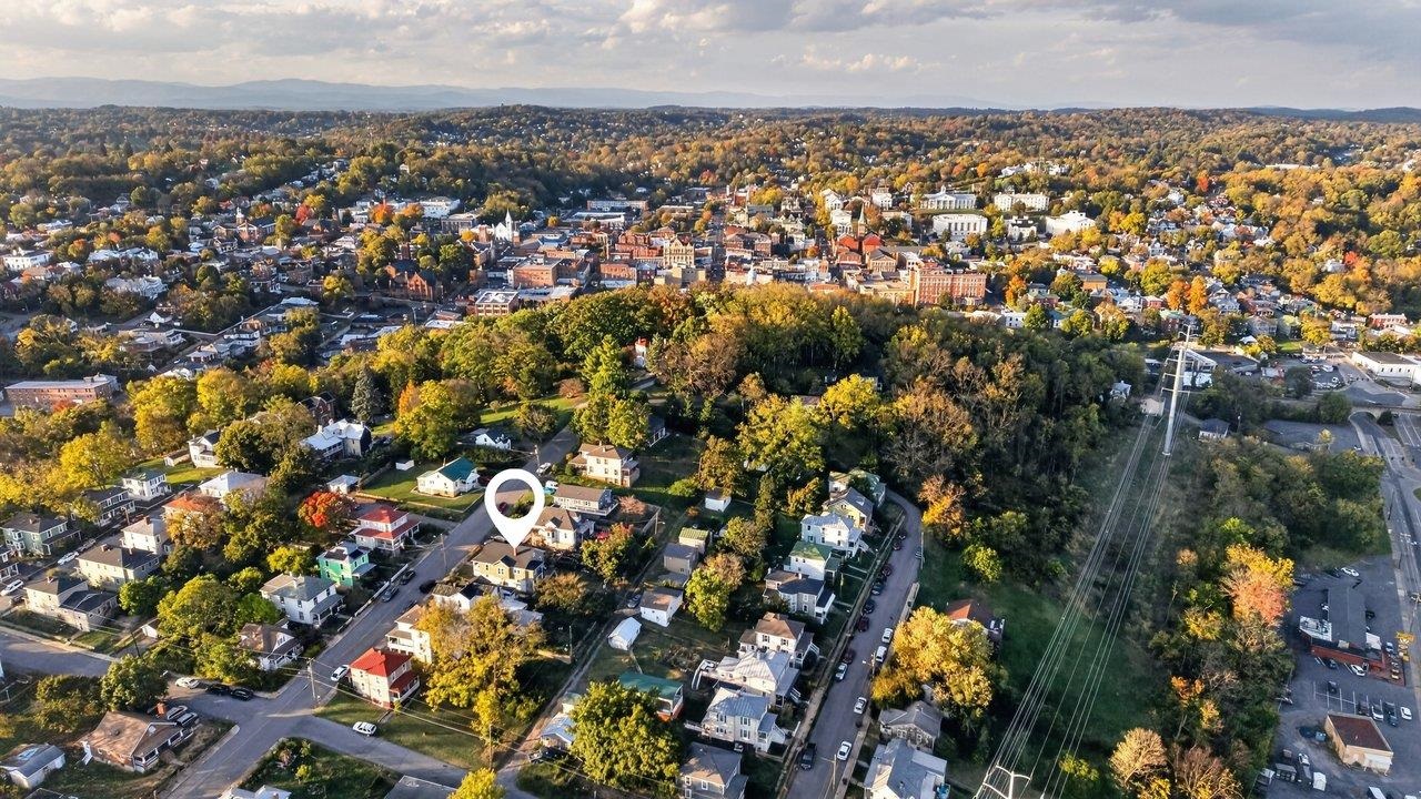415 MARQUIS ST, STAUNTON, Virginia 24401, 3 Bedrooms Bedrooms, ,2 BathroomsBathrooms,Residential,415 MARQUIS ST,683163 MLS # 683163