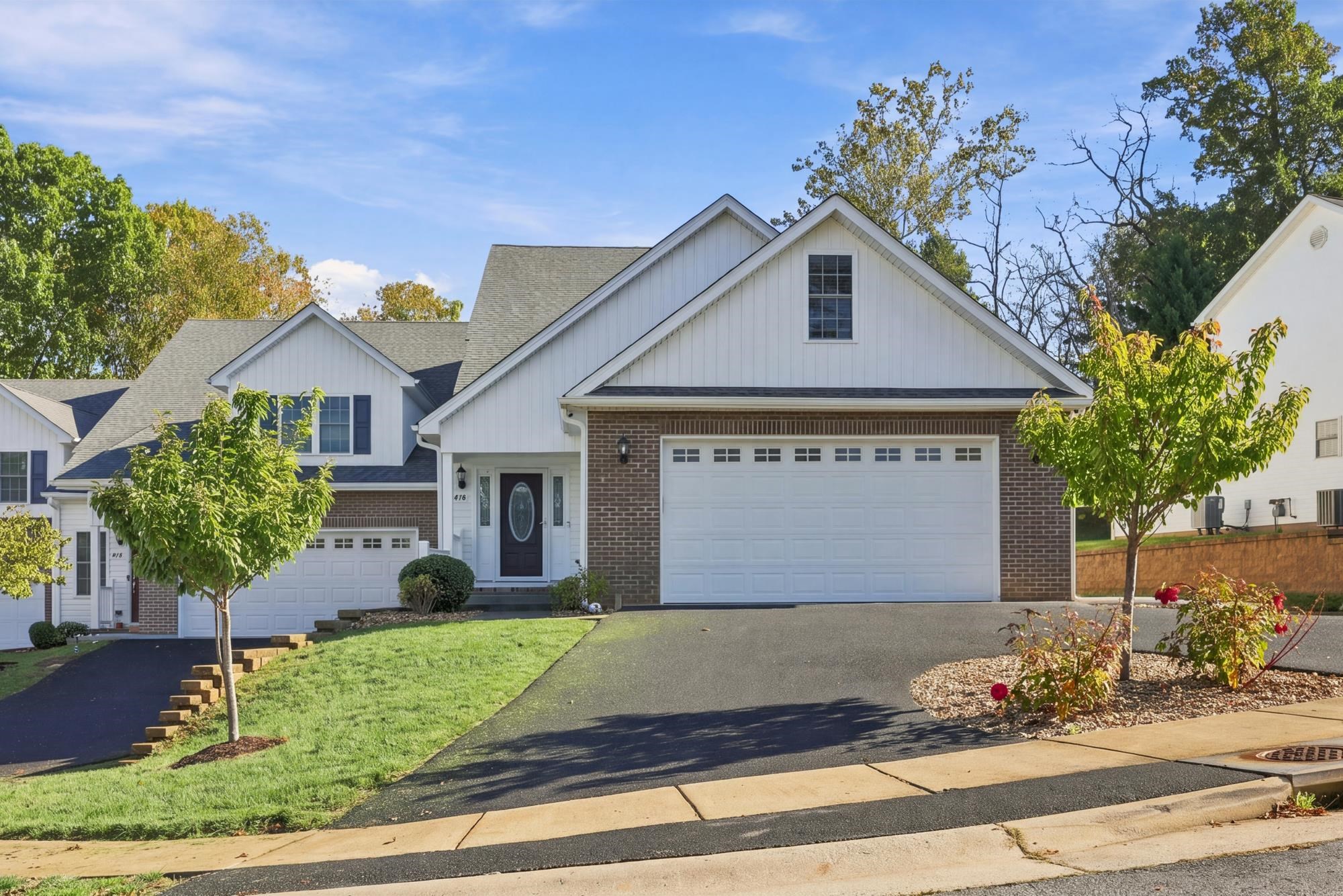 418 COLLINSWOOD DR, STAUNTON, Virginia 22401, 4 Bedrooms Bedrooms, ,3 BathroomsBathrooms,Residential,End unit townhome, double driveway, high-end finis,418 COLLINSWOOD DR,683182 MLS # 683182
