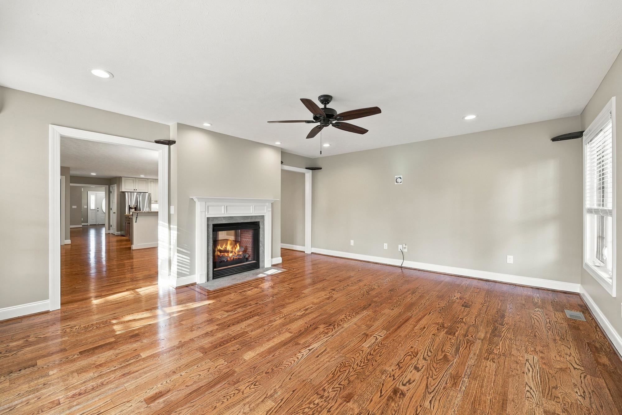 418 COLLINSWOOD DR, STAUNTON, Virginia 22401, 4 Bedrooms Bedrooms, ,3 BathroomsBathrooms,Residential,End unit townhome, double driveway, high-end finis,418 COLLINSWOOD DR,683182 MLS # 683182