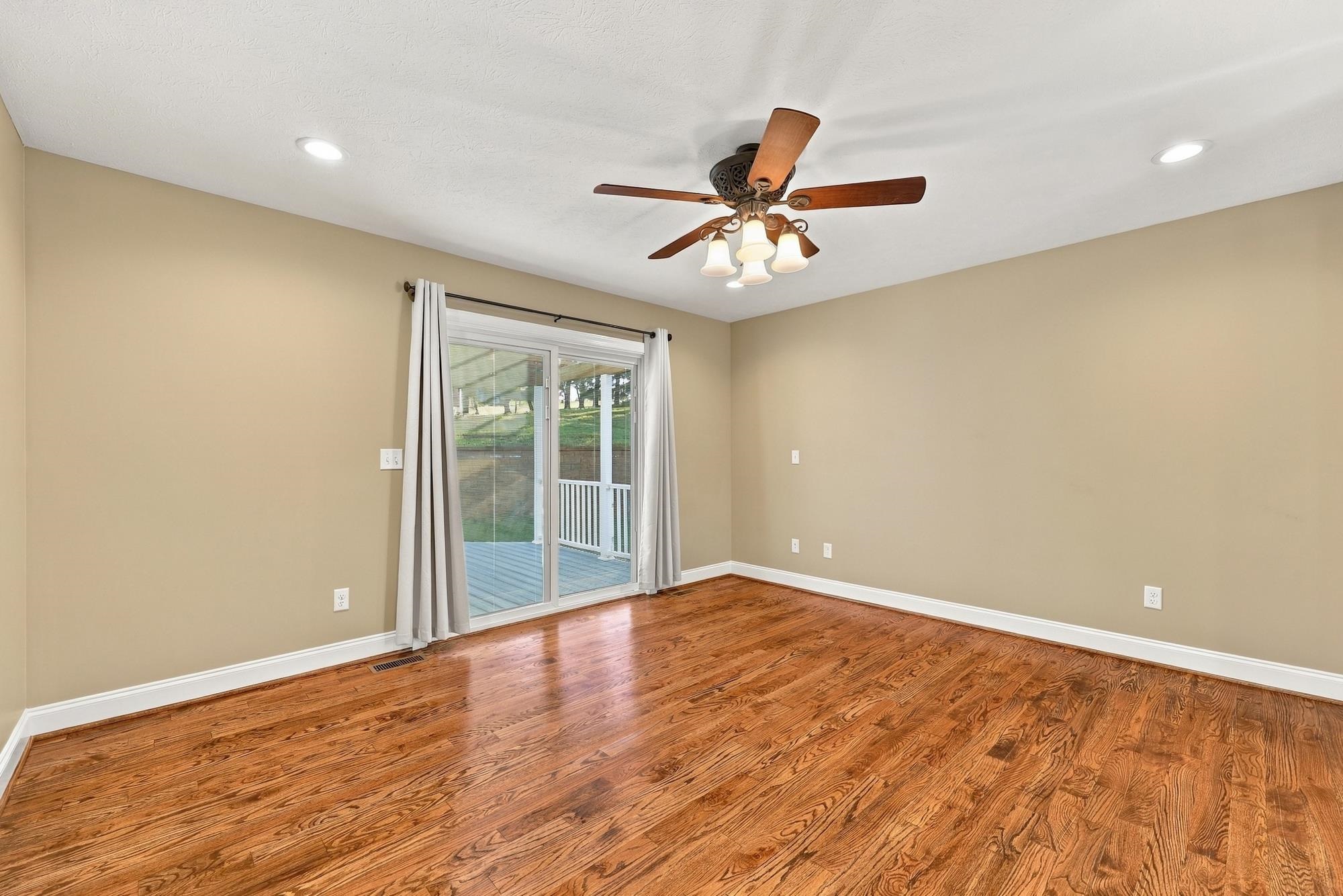 with access to deck