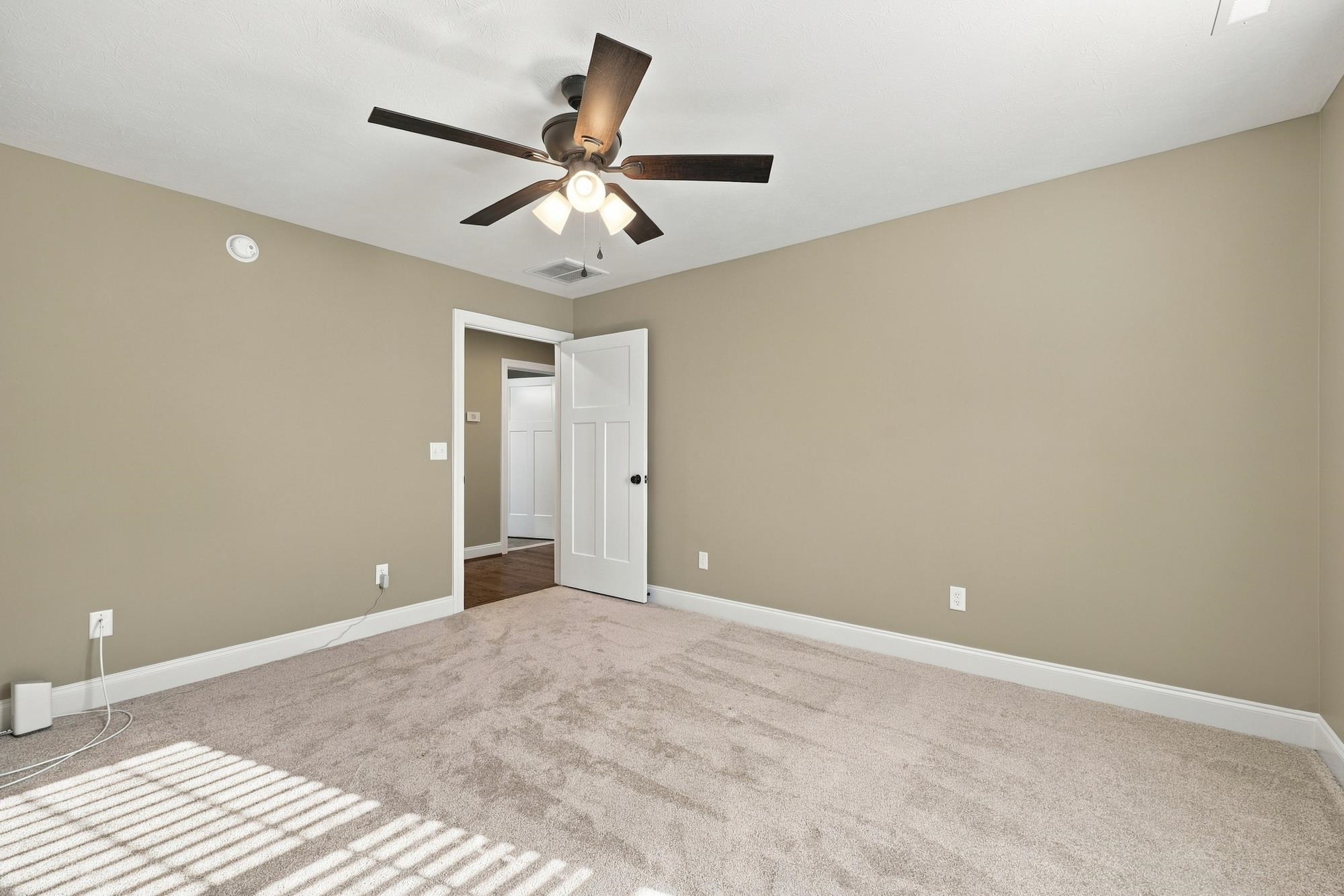 418 COLLINSWOOD DR, STAUNTON, Virginia 22401, 4 Bedrooms Bedrooms, ,3 BathroomsBathrooms,Residential,End unit townhome, double driveway, high-end finis,418 COLLINSWOOD DR,683182 MLS # 683182