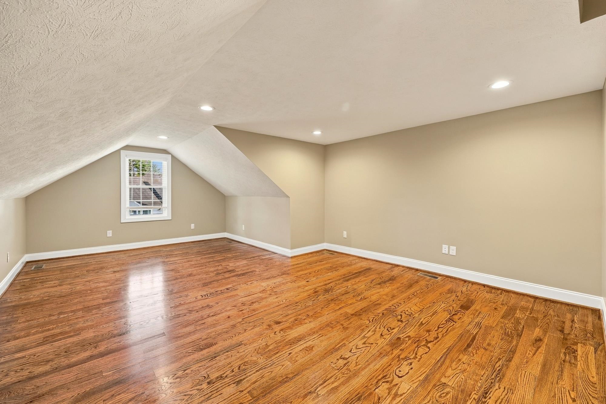 418 COLLINSWOOD DR, STAUNTON, Virginia 22401, 4 Bedrooms Bedrooms, ,3 BathroomsBathrooms,Residential,End unit townhome, double driveway, high-end finis,418 COLLINSWOOD DR,683182 MLS # 683182