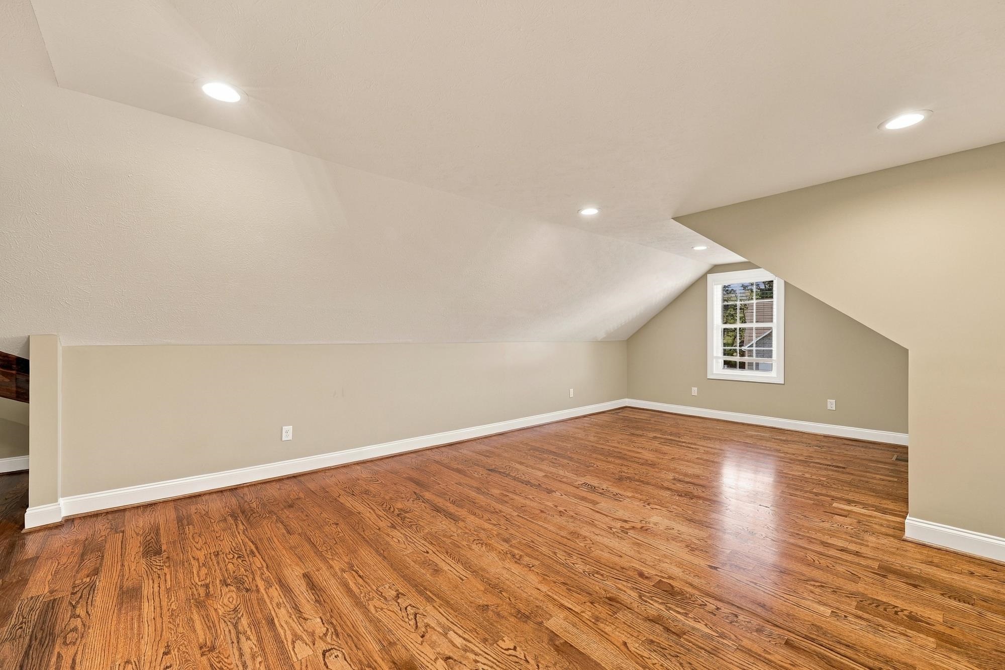 418 COLLINSWOOD DR, STAUNTON, Virginia 22401, 4 Bedrooms Bedrooms, ,3 BathroomsBathrooms,Residential,End unit townhome, double driveway, high-end finis,418 COLLINSWOOD DR,683182 MLS # 683182
