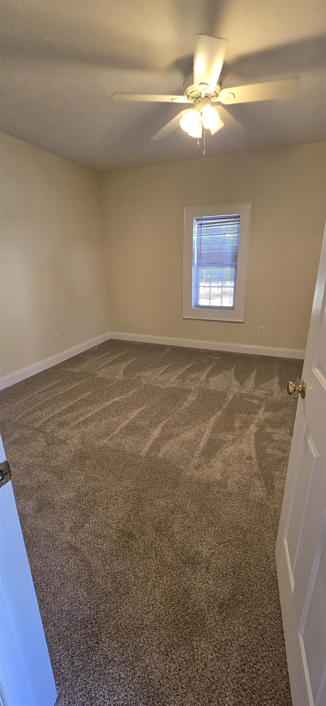 617 WESTERN RD, WAYNESBORO, Virginia 22980, 2 Bedrooms Bedrooms, ,1 BathroomBathrooms,Residential,617 Western Rd,617 WESTERN RD,683191 MLS # 683191 617 WESTERN RD, WAYNESBORO, Virginia 22980, 2 Bedrooms Bedrooms, ,1 BathroomBathrooms,Residential,617 Western Rd,617 WESTERN RD,683191 MLS # 683191