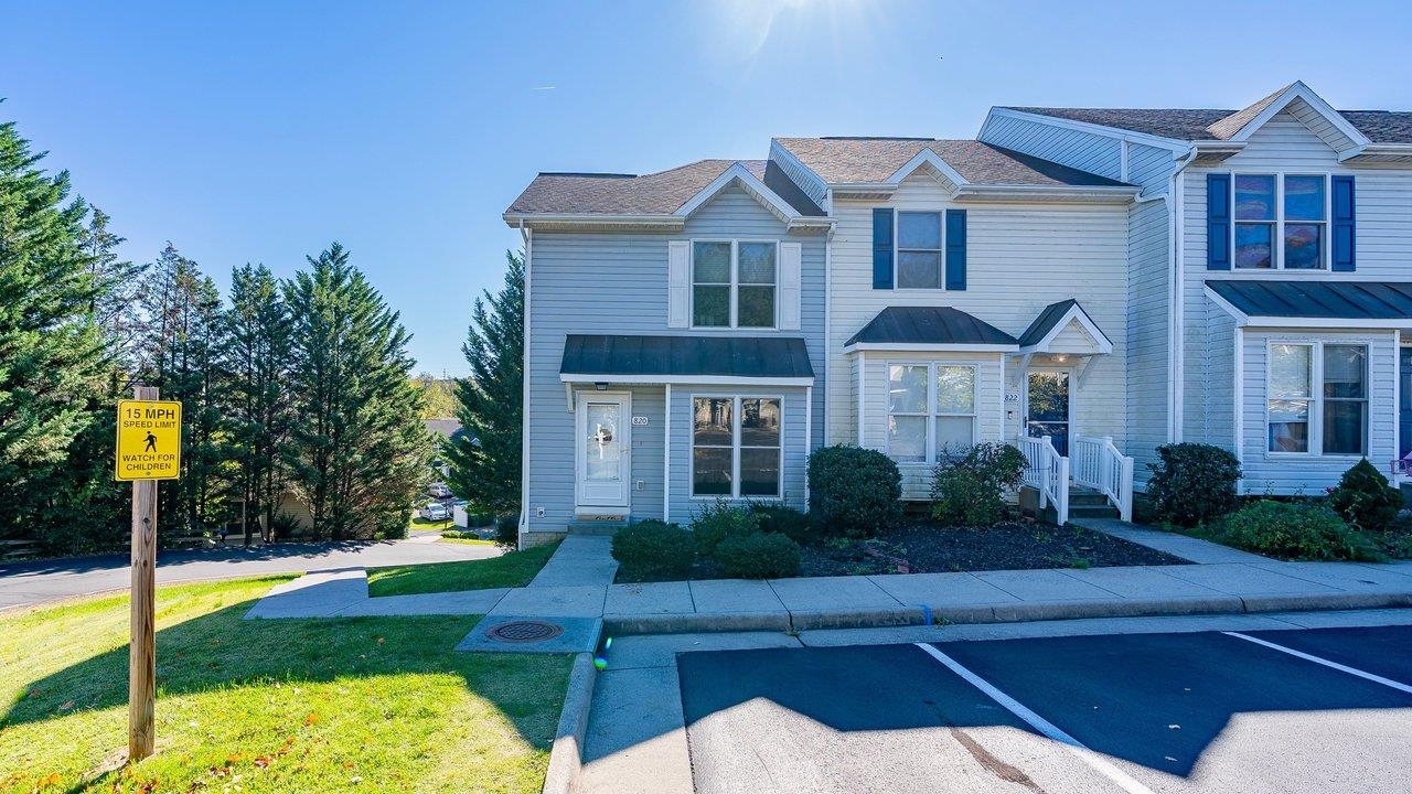 820 CAMELOT LN, HARRISONBURG, Virginia 22801, 3 Bedrooms Bedrooms, ,3 BathroomsBathrooms,Residential,820 CAMELOT LN,683197 MLS # 683197 820 CAMELOT LN, HARRISONBURG, Virginia 22801, 3 Bedrooms Bedrooms, ,3 BathroomsBathrooms,Residential,820 CAMELOT LN,683197 MLS # 683197