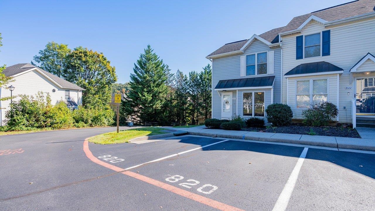 820 CAMELOT LN, HARRISONBURG, Virginia 22801, 3 Bedrooms Bedrooms, ,3 BathroomsBathrooms,Residential,820 CAMELOT LN,683197 MLS # 683197 820 CAMELOT LN, HARRISONBURG, Virginia 22801, 3 Bedrooms Bedrooms, ,3 BathroomsBathrooms,Residential,820 CAMELOT LN,683197 MLS # 683197