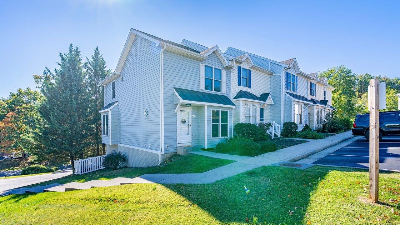 820 CAMELOT LN, HARRISONBURG, Virginia 22801, 3 Bedrooms Bedrooms, ,3 BathroomsBathrooms,Residential,820 CAMELOT LN,683197 MLS # 683197 820 CAMELOT LN, HARRISONBURG, Virginia 22801, 3 Bedrooms Bedrooms, ,3 BathroomsBathrooms,Residential,820 CAMELOT LN,683197 MLS # 683197