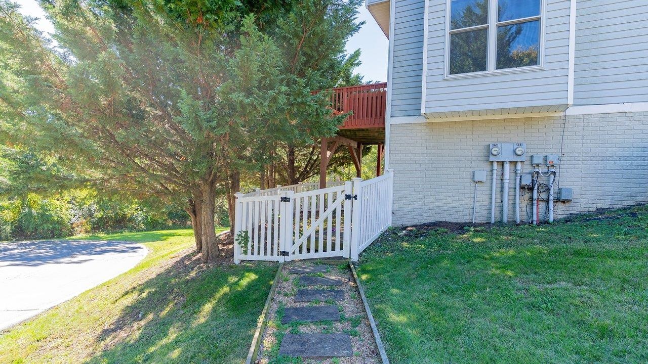 820 CAMELOT LN, HARRISONBURG, Virginia 22801, 3 Bedrooms Bedrooms, ,3 BathroomsBathrooms,Residential,820 CAMELOT LN,683197 MLS # 683197 820 CAMELOT LN, HARRISONBURG, Virginia 22801, 3 Bedrooms Bedrooms, ,3 BathroomsBathrooms,Residential,820 CAMELOT LN,683197 MLS # 683197