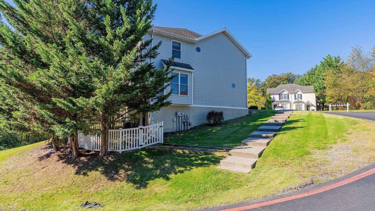 820 CAMELOT LN, HARRISONBURG, Virginia 22801, 3 Bedrooms Bedrooms, ,3 BathroomsBathrooms,Residential,820 CAMELOT LN,683197 MLS # 683197 820 CAMELOT LN, HARRISONBURG, Virginia 22801, 3 Bedrooms Bedrooms, ,3 BathroomsBathrooms,Residential,820 CAMELOT LN,683197 MLS # 683197