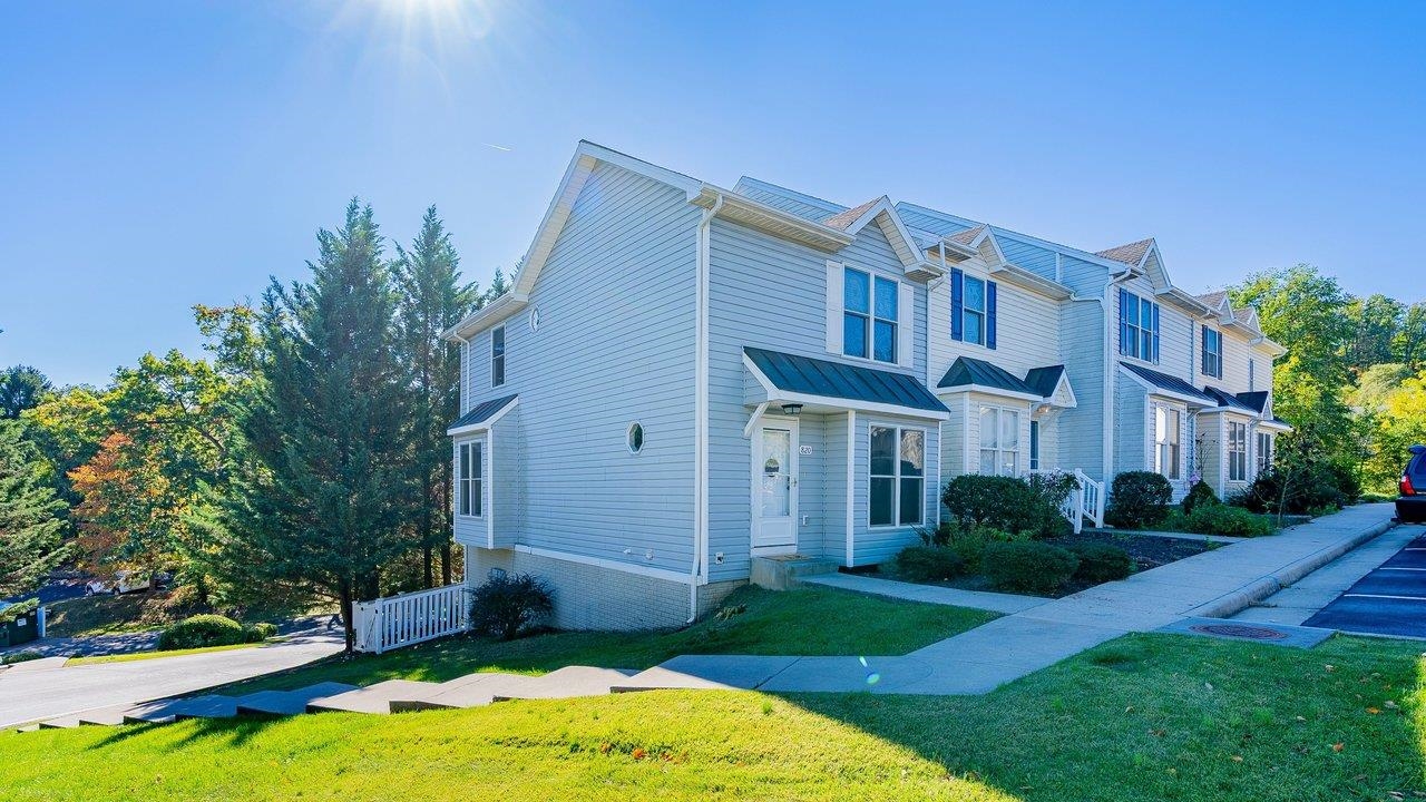 820 CAMELOT LN, HARRISONBURG, Virginia 22801, 3 Bedrooms Bedrooms, ,3 BathroomsBathrooms,Residential,820 CAMELOT LN,683197 MLS # 683197 820 CAMELOT LN, HARRISONBURG, Virginia 22801, 3 Bedrooms Bedrooms, ,3 BathroomsBathrooms,Residential,820 CAMELOT LN,683197 MLS # 683197