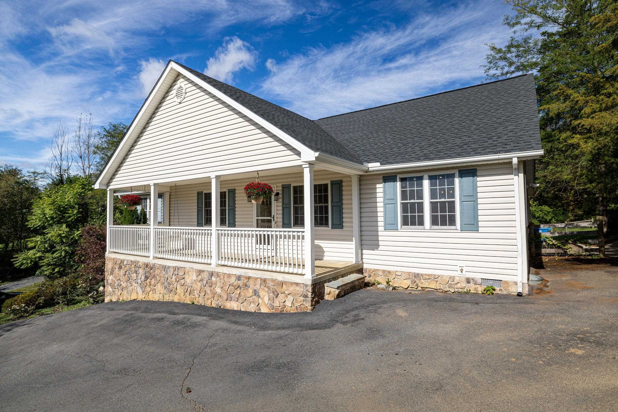 610 CEDAR CT, WOODSTOCK, Virginia 22664, 4 Bedrooms Bedrooms, ,3 BathroomsBathrooms,Residential,610 CEDAR CT,683201 MLS # 683201 610 CEDAR CT, WOODSTOCK, Virginia 22664, 4 Bedrooms Bedrooms, ,3 BathroomsBathrooms,Residential,610 CEDAR CT,683201 MLS # 683201