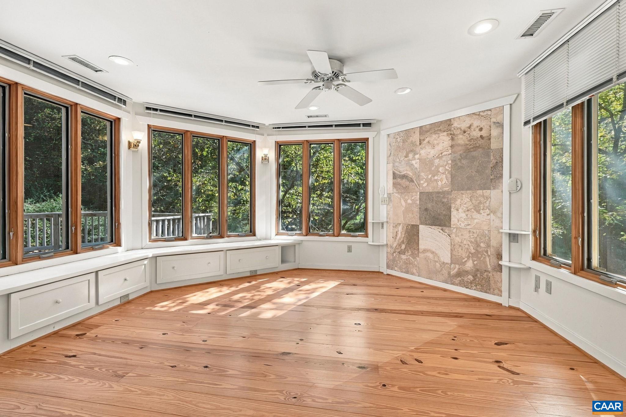 1956 LOCUST HOLLOW RD, CHARLOTTESVILLE, Virginia 22901, 3 Bedrooms Bedrooms, ,2 BathroomsBathrooms,Residential,1956 LOCUST HOLLOW RD,683202 MLS # 683202
