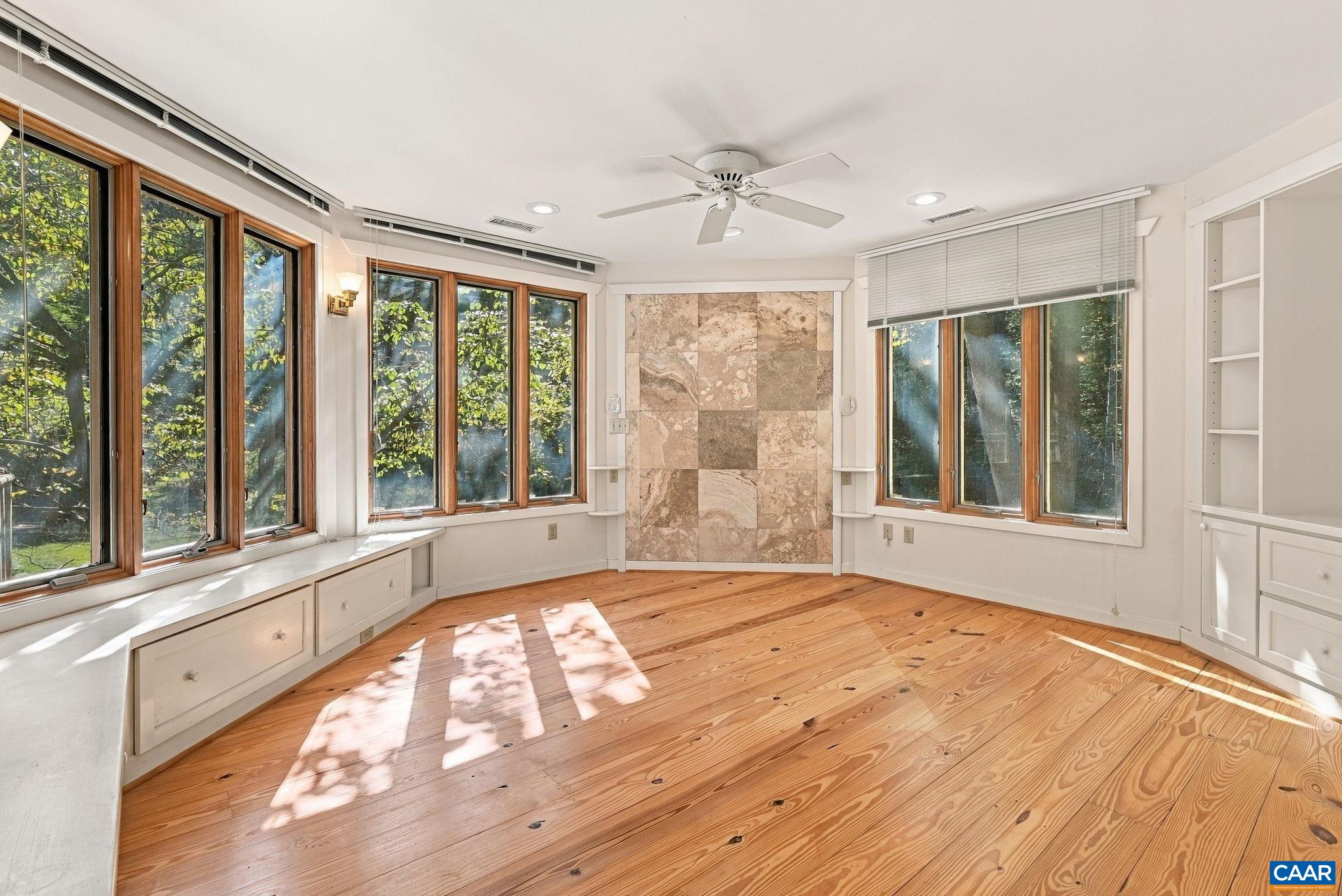 1956 LOCUST HOLLOW RD, CHARLOTTESVILLE, Virginia 22901, 3 Bedrooms Bedrooms, ,2 BathroomsBathrooms,Residential,1956 LOCUST HOLLOW RD,683202 MLS # 683202