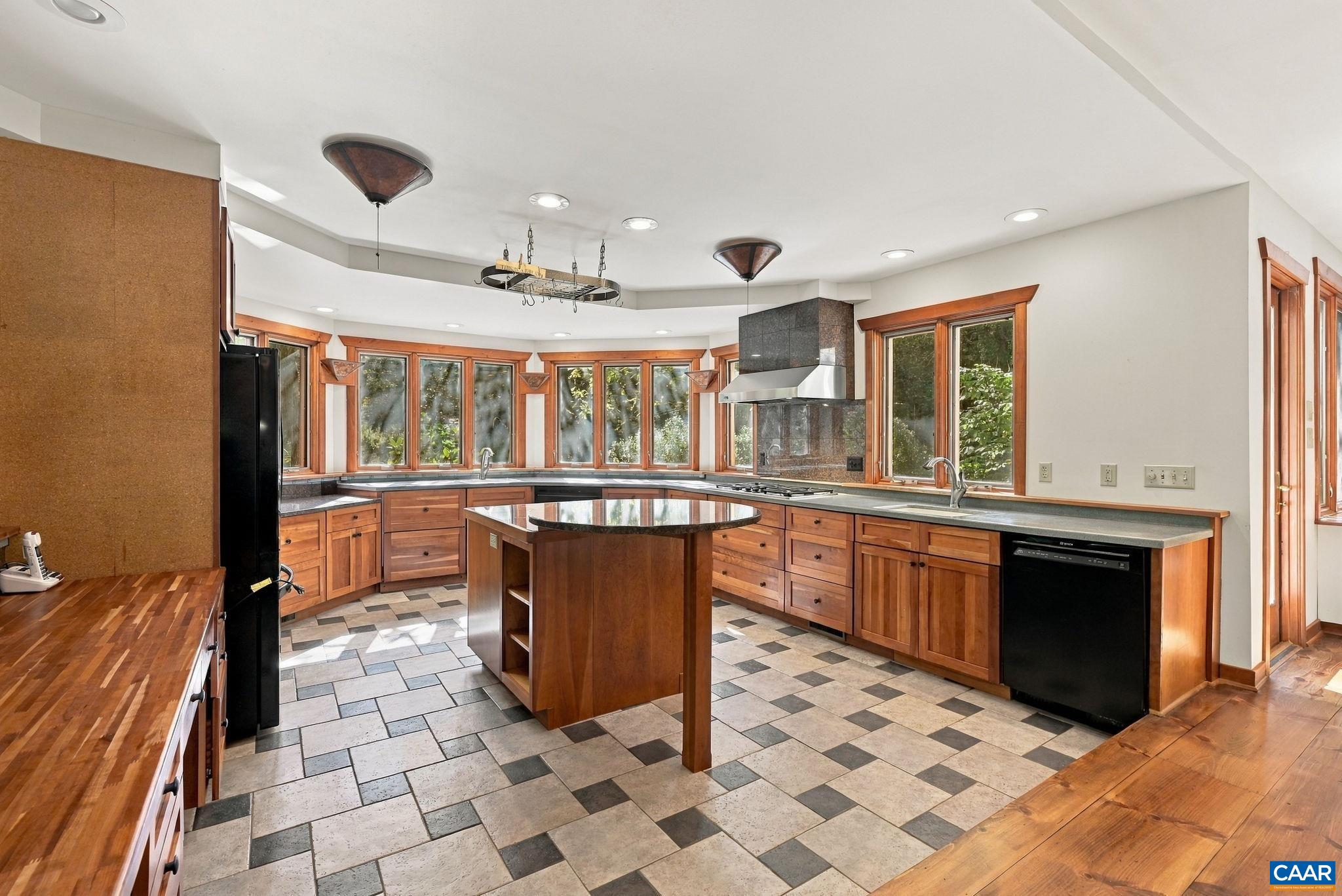 1956 LOCUST HOLLOW RD, CHARLOTTESVILLE, Virginia 22901, 3 Bedrooms Bedrooms, ,2 BathroomsBathrooms,Residential,1956 LOCUST HOLLOW RD,683202 MLS # 683202