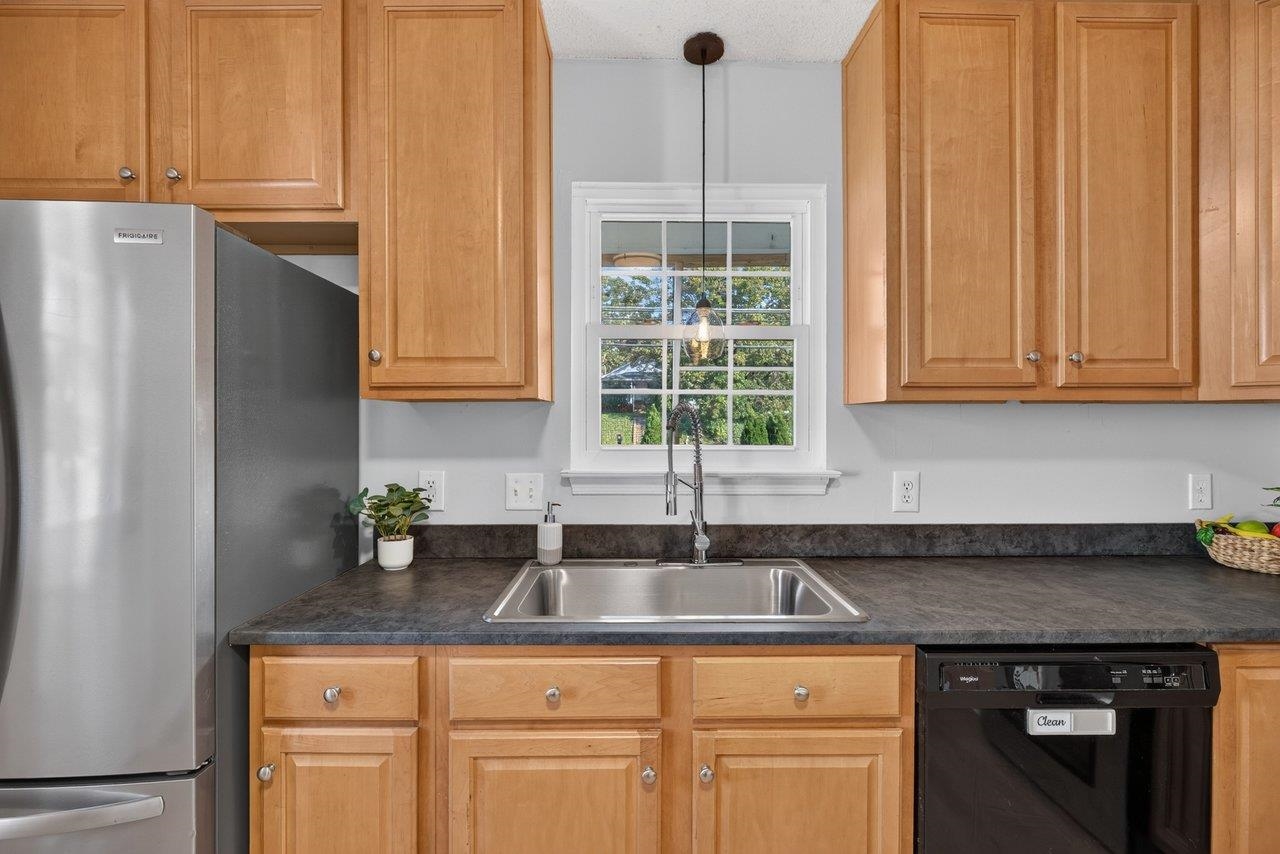 1447 N DELPHINE AVE, WAYNESBORO, Virginia 22980, 3 Bedrooms Bedrooms, ,2 BathroomsBathrooms,Residential,1447 N DELPHINE AVE,683223 MLS # 683223
