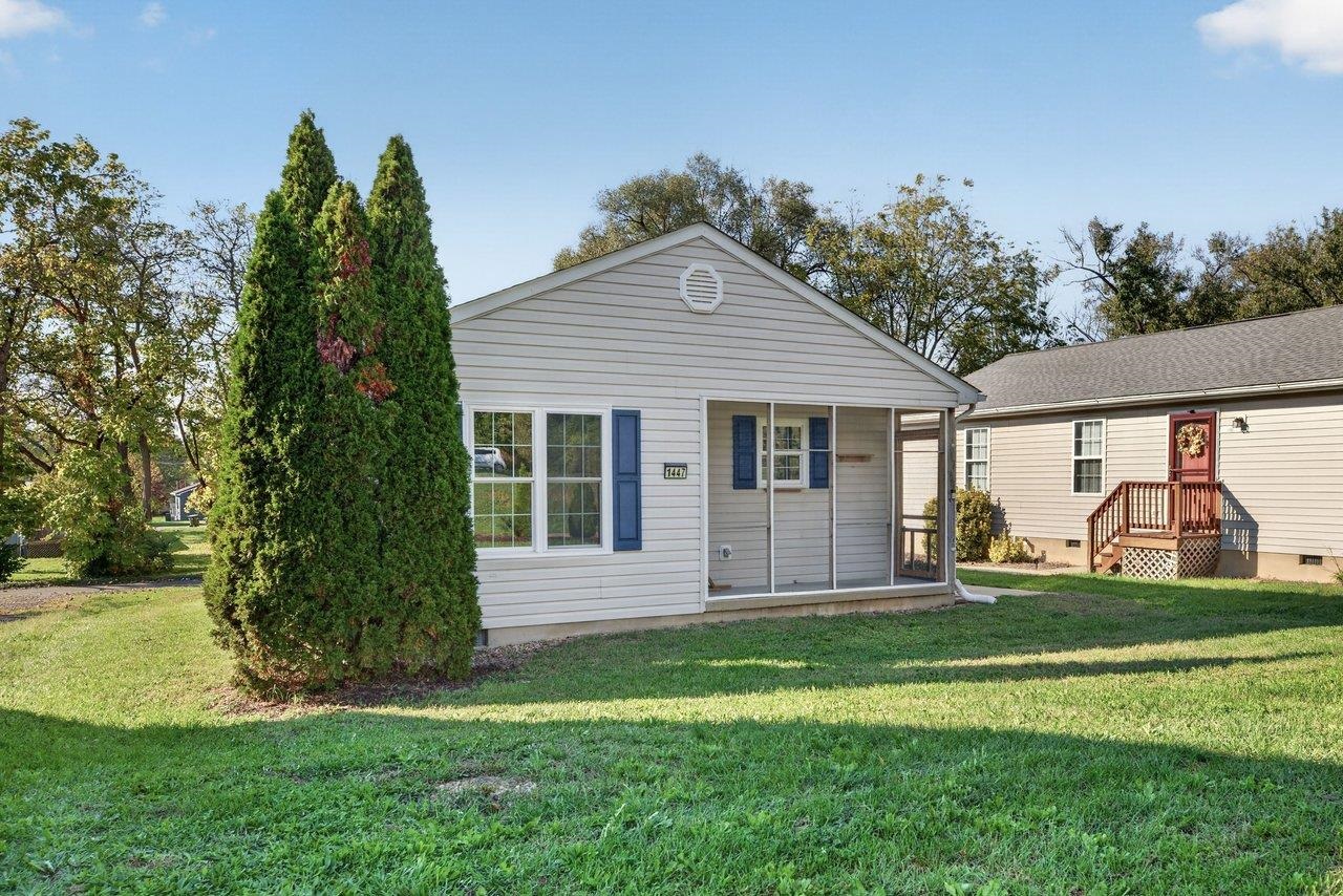 1447 N DELPHINE AVE, WAYNESBORO, Virginia 22980, 3 Bedrooms Bedrooms, ,2 BathroomsBathrooms,Residential,1447 N DELPHINE AVE,683223 MLS # 683223