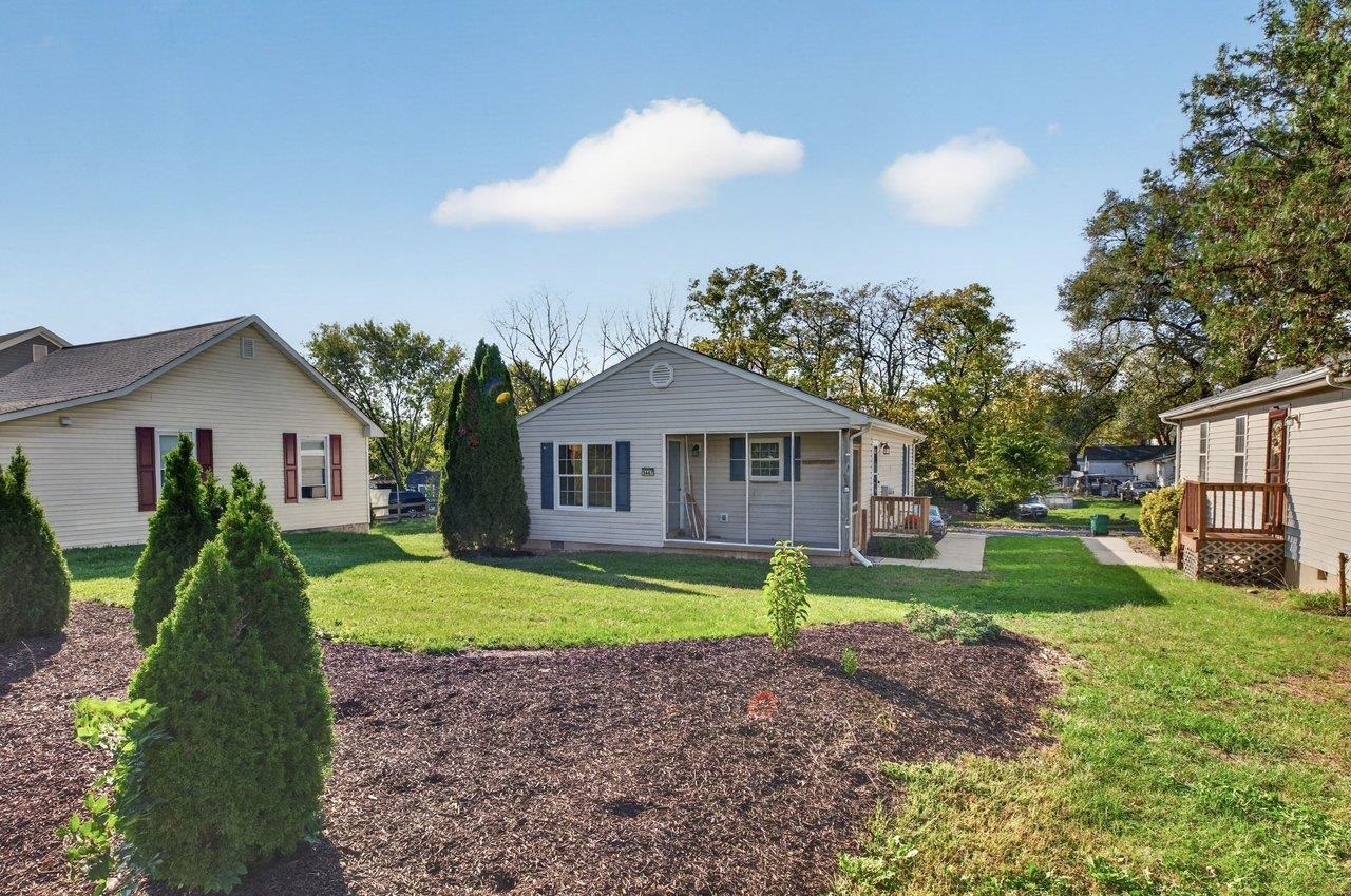 1447 N DELPHINE AVE, WAYNESBORO, Virginia 22980, 3 Bedrooms Bedrooms, ,2 BathroomsBathrooms,Residential,1447 N DELPHINE AVE,683223 MLS # 683223