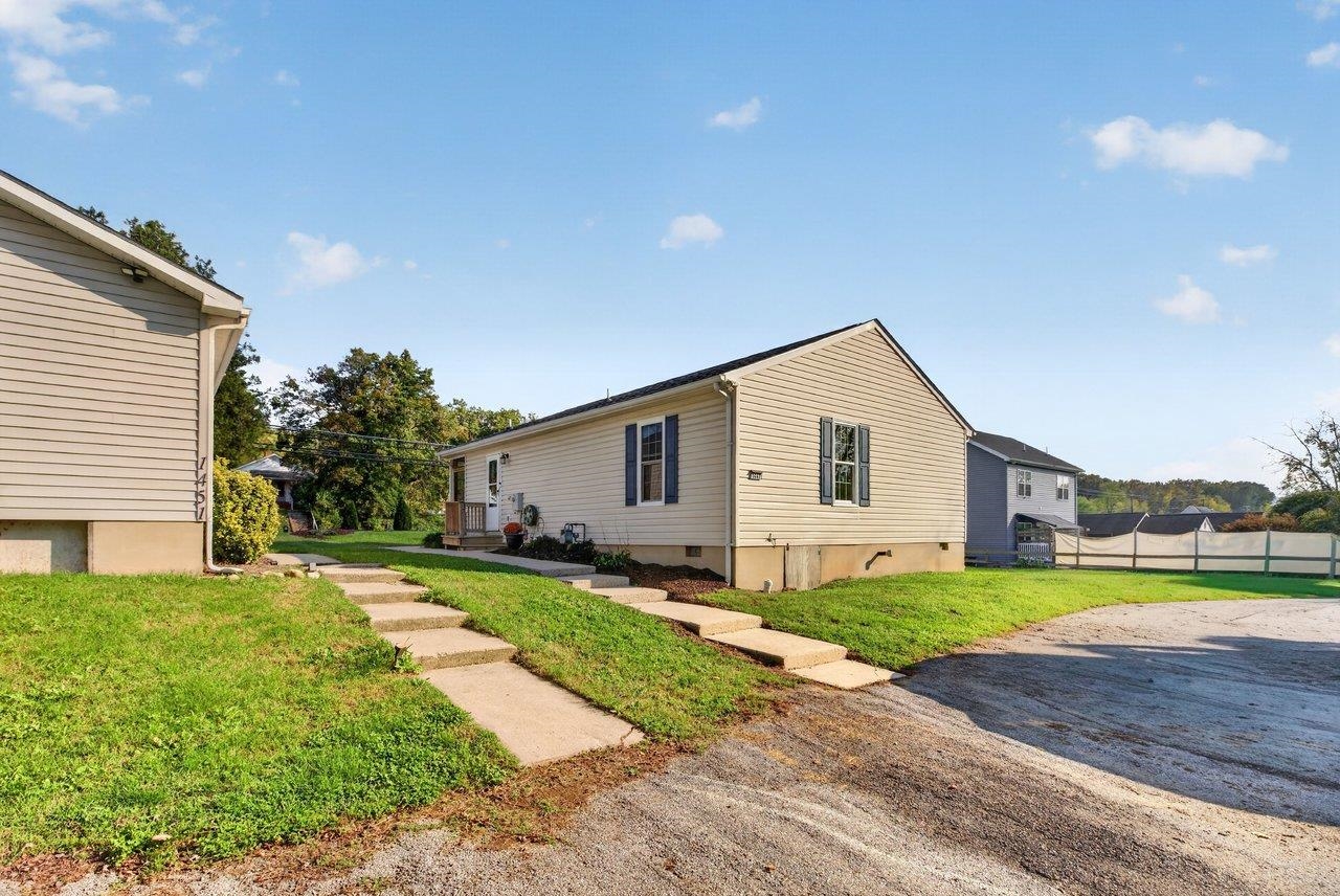 1447 N DELPHINE AVE, WAYNESBORO, Virginia 22980, 3 Bedrooms Bedrooms, ,2 BathroomsBathrooms,Residential,1447 N DELPHINE AVE,683223 MLS # 683223