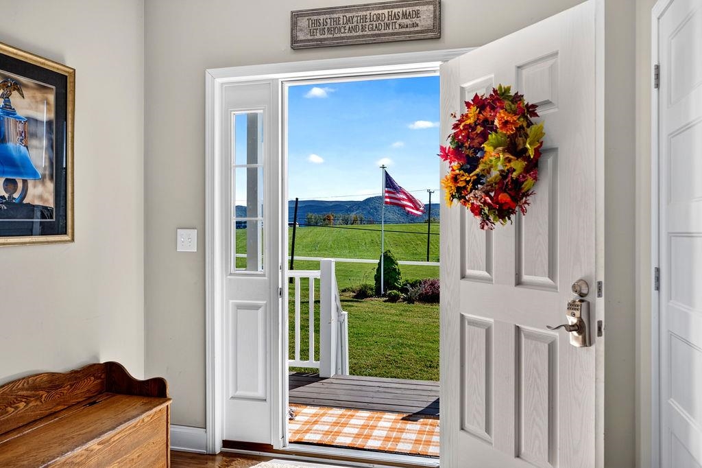 10 BLESSING HILL BARN LN, RAPHINE, Virginia 24472, 3 Bedrooms Bedrooms, ,2 BathroomsBathrooms,Residential,10 BLESSING HILL BARN LN,683225 MLS # 683225