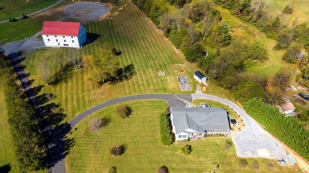 10 BLESSING HILL BARN LN, RAPHINE, Virginia 24472, 3 Bedrooms Bedrooms, ,2 BathroomsBathrooms,Residential,10 BLESSING HILL BARN LN,683225 MLS # 683225