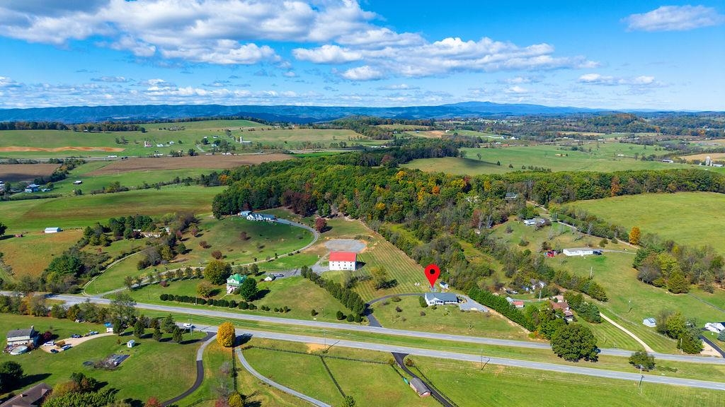 10 BLESSING HILL BARN LN, RAPHINE, Virginia 24472, 3 Bedrooms Bedrooms, ,2 BathroomsBathrooms,Residential,10 BLESSING HILL BARN LN,683225 MLS # 683225
