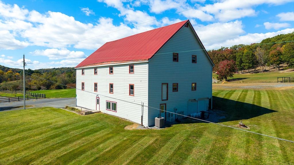 10 BLESSING HILL BARN LN, RAPHINE, Virginia 24472, 3 Bedrooms Bedrooms, ,2 BathroomsBathrooms,Residential,10 BLESSING HILL BARN LN,683225 MLS # 683225