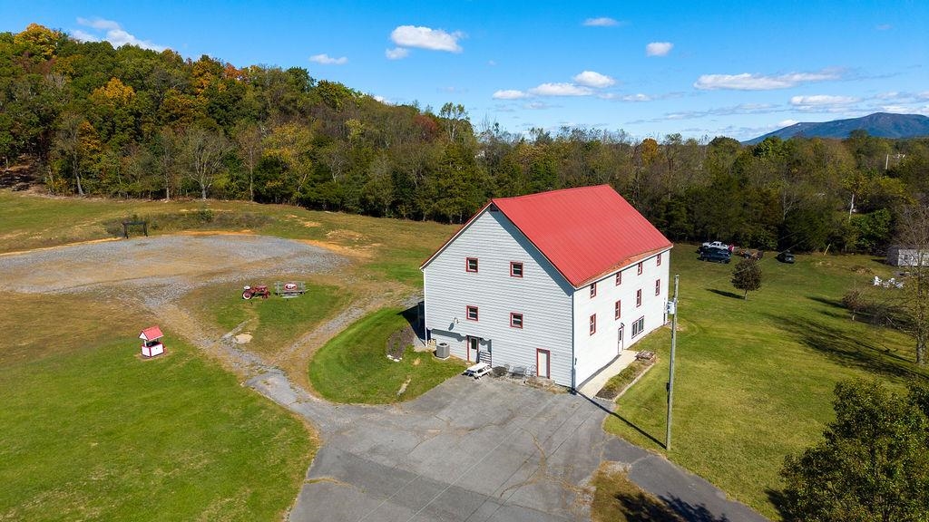 10 BLESSING HILL BARN LN, RAPHINE, Virginia 24472, 3 Bedrooms Bedrooms, ,2 BathroomsBathrooms,Residential,10 BLESSING HILL BARN LN,683225 MLS # 683225