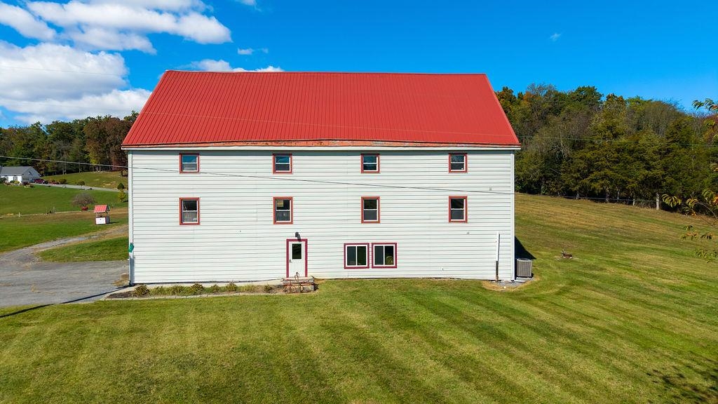 10 BLESSING HILL BARN LN, RAPHINE, Virginia 24472, 3 Bedrooms Bedrooms, ,2 BathroomsBathrooms,Residential,10 BLESSING HILL BARN LN,683225 MLS # 683225