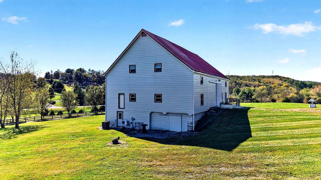 10 BLESSING HILL BARN LN, RAPHINE, Virginia 24472, 3 Bedrooms Bedrooms, ,2 BathroomsBathrooms,Residential,10 BLESSING HILL BARN LN,683225 MLS # 683225
