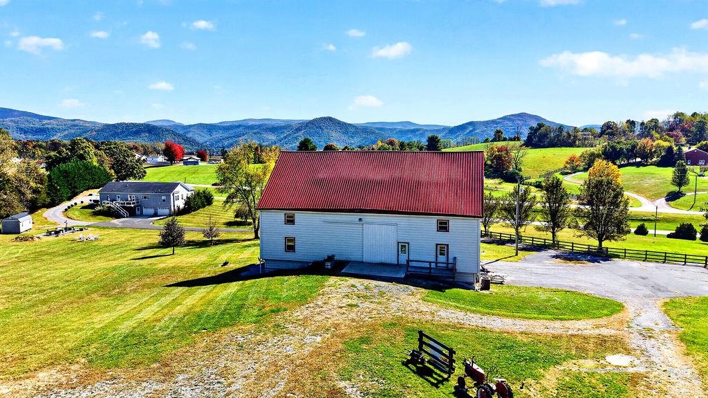 10 BLESSING HILL BARN LN, RAPHINE, Virginia 24472, 3 Bedrooms Bedrooms, ,2 BathroomsBathrooms,Residential,10 BLESSING HILL BARN LN,683225 MLS # 683225