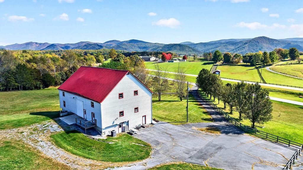 10 BLESSING HILL BARN LN, RAPHINE, Virginia 24472, 3 Bedrooms Bedrooms, ,2 BathroomsBathrooms,Residential,10 BLESSING HILL BARN LN,683225 MLS # 683225