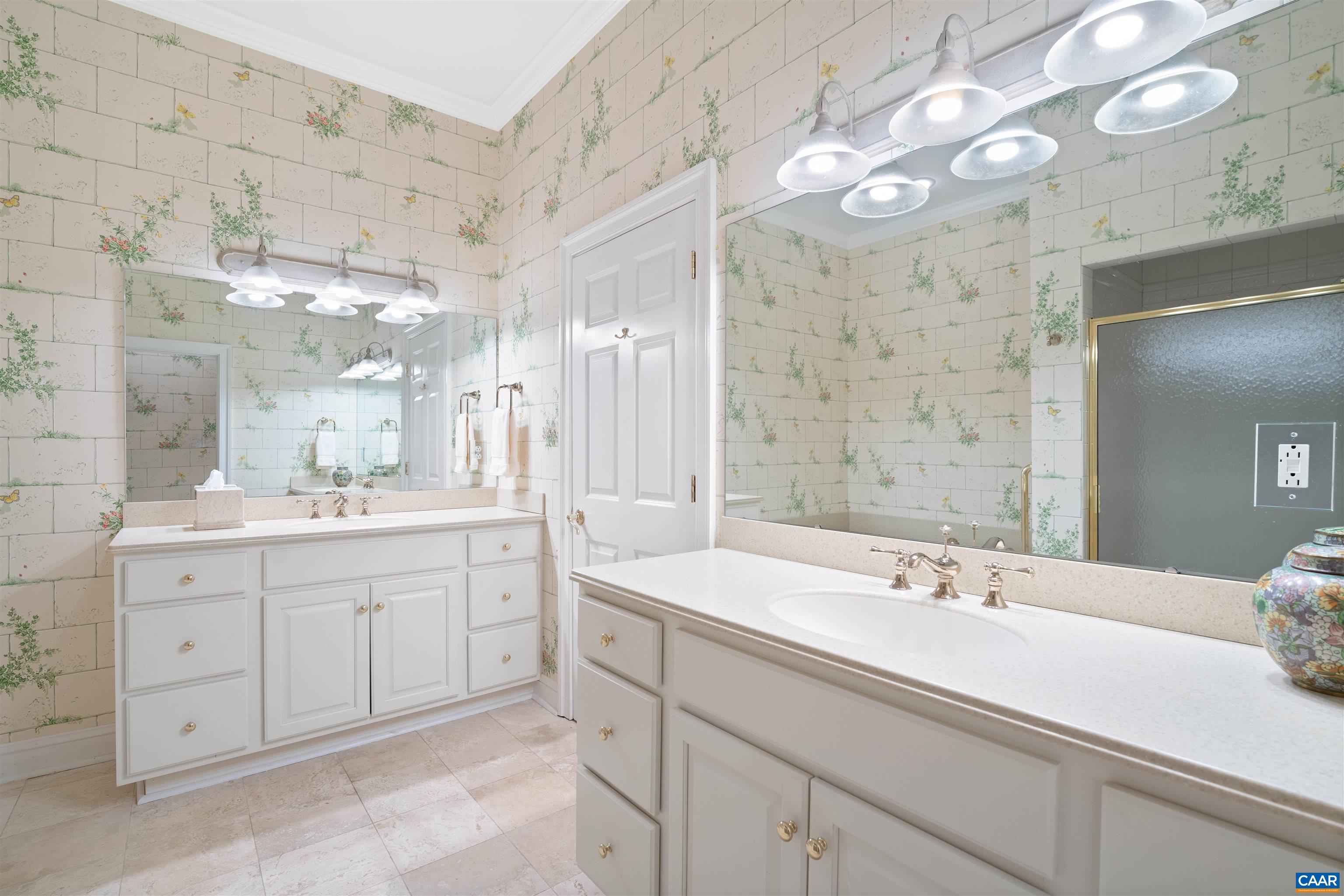 435 WHITE GABLES LN, CHARLOTTESVILLE, Virginia 22903, 3 Bedrooms Bedrooms, ,4 BathroomsBathrooms,Residential,White Gables Penthouse,435 WHITE GABLES LN,683143 MLS # 683143 435 WHITE GABLES LN, CHARLOTTESVILLE, Virginia 22903, 3 Bedrooms Bedrooms, ,4 BathroomsBathrooms,Residential,White Gables Penthouse,435 WHITE GABLES LN,683143 MLS # 683143