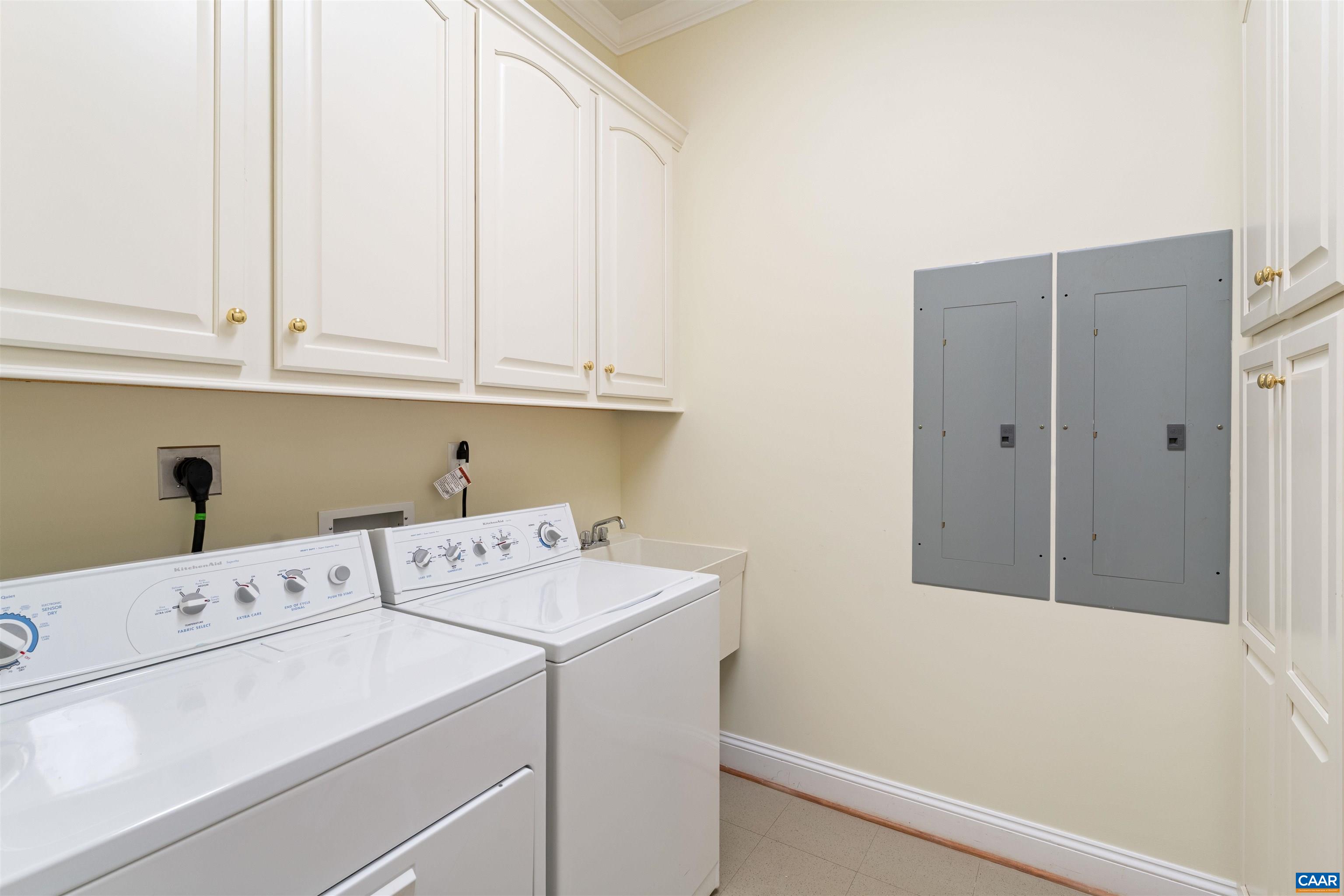 435 WHITE GABLES LN, CHARLOTTESVILLE, Virginia 22903, 3 Bedrooms Bedrooms, ,4 BathroomsBathrooms,Residential,White Gables Penthouse,435 WHITE GABLES LN,683143 MLS # 683143 435 WHITE GABLES LN, CHARLOTTESVILLE, Virginia 22903, 3 Bedrooms Bedrooms, ,4 BathroomsBathrooms,Residential,White Gables Penthouse,435 WHITE GABLES LN,683143 MLS # 683143