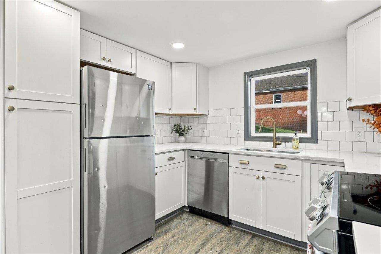 280 PORT REPUBLIC RD, WAYNESBORO, Virginia 22980, 3 Bedrooms Bedrooms, ,1 BathroomBathrooms,Residential,280 PORT REPUBLIC RD,683228 MLS # 683228 280 PORT REPUBLIC RD, WAYNESBORO, Virginia 22980, 3 Bedrooms Bedrooms, ,1 BathroomBathrooms,Residential,280 PORT REPUBLIC RD,683228 MLS # 683228