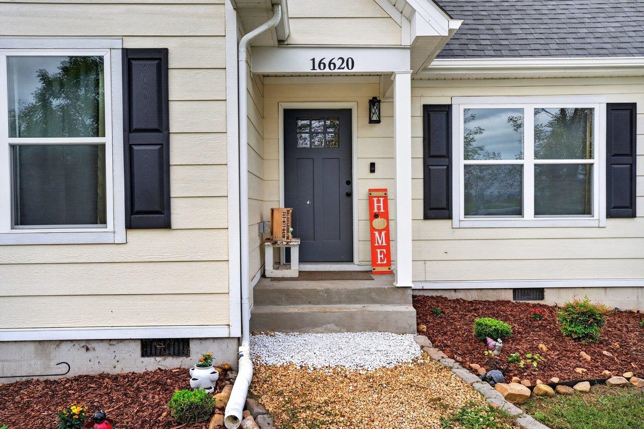16620 E SPRING ST, ELKTON, Virginia 22827, 3 Bedrooms Bedrooms, ,2 BathroomsBathrooms,Residential,16620 E SPRING ST,682558 MLS # 682558 16620 E SPRING ST, ELKTON, Virginia 22827, 3 Bedrooms Bedrooms, ,2 BathroomsBathrooms,Residential,16620 E SPRING ST,682558 MLS # 682558