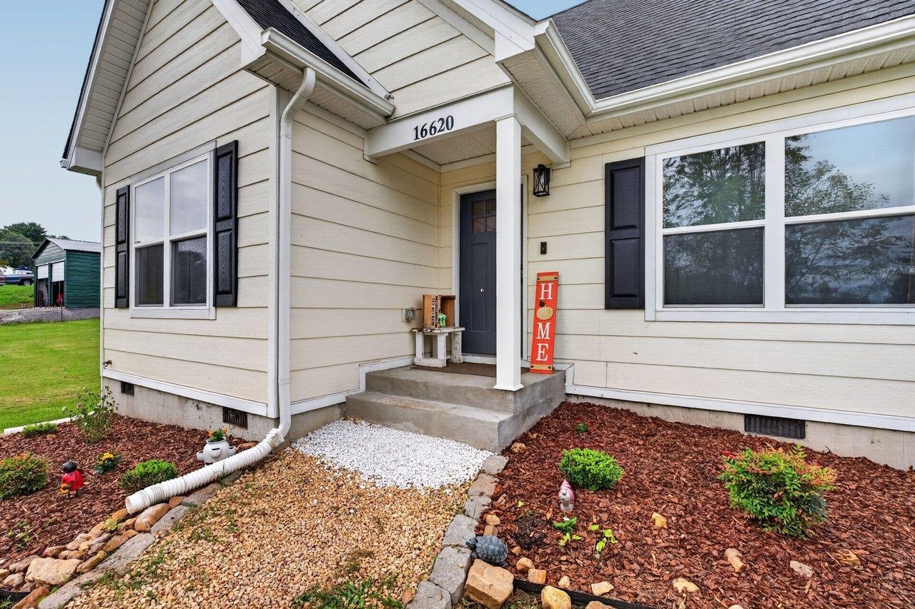 16620 E SPRING ST, ELKTON, Virginia 22827, 3 Bedrooms Bedrooms, ,2 BathroomsBathrooms,Residential,16620 E SPRING ST,682558 MLS # 682558 16620 E SPRING ST, ELKTON, Virginia 22827, 3 Bedrooms Bedrooms, ,2 BathroomsBathrooms,Residential,16620 E SPRING ST,682558 MLS # 682558